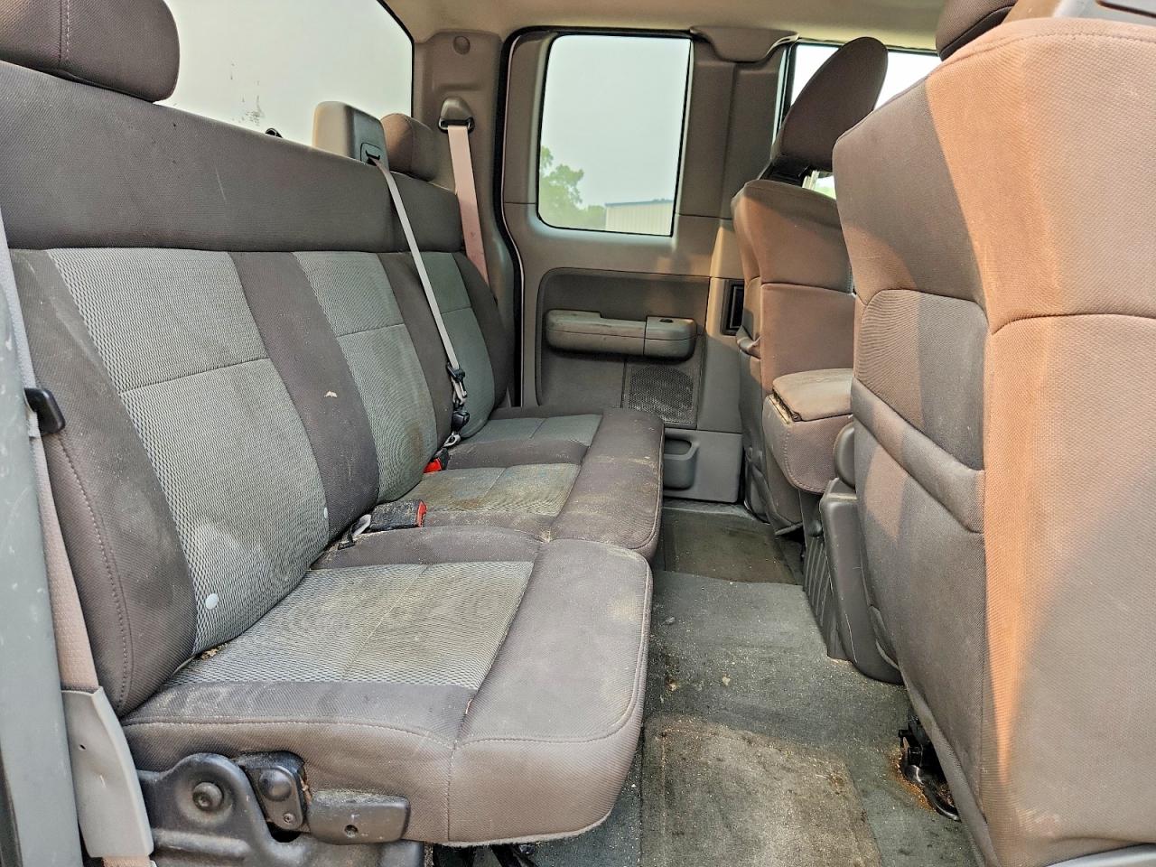2005 Ford F150 White vin: 1FTRX12W15NA23226