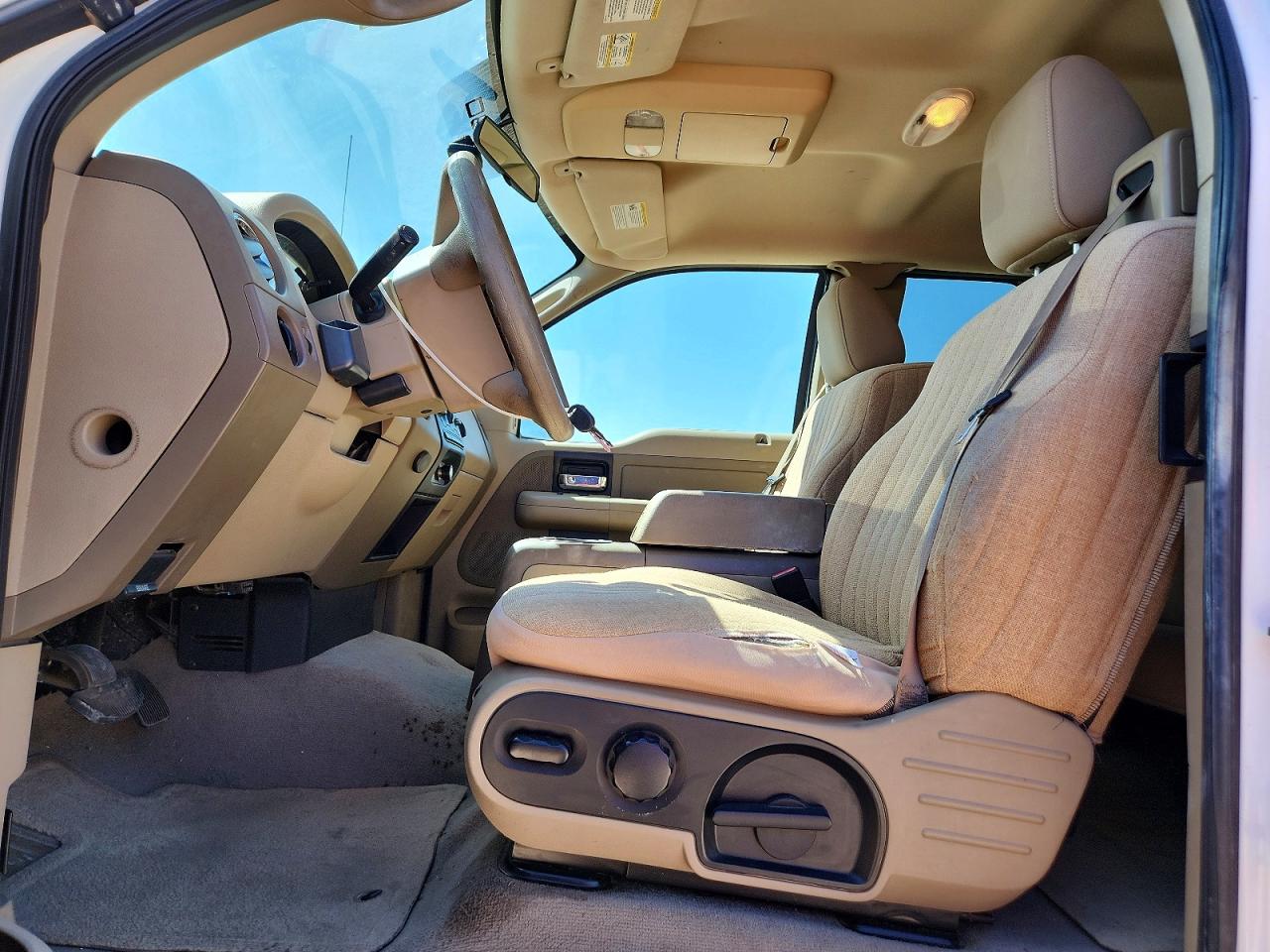 2006 Ford F150 Белый vin: 1FTRX12W16NA55868