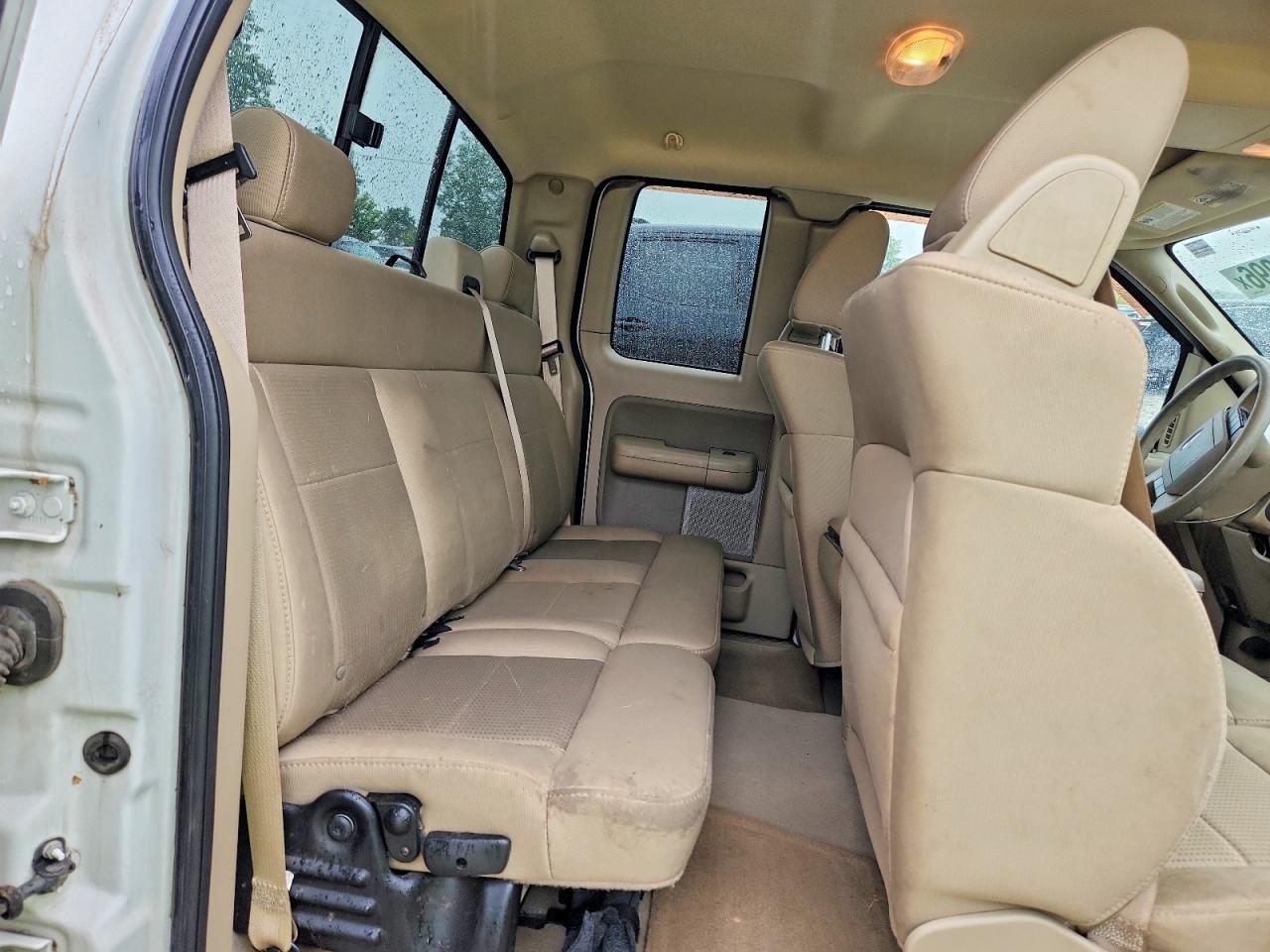 2008 Ford F150 White vin: 1FTRX12W18FC07841