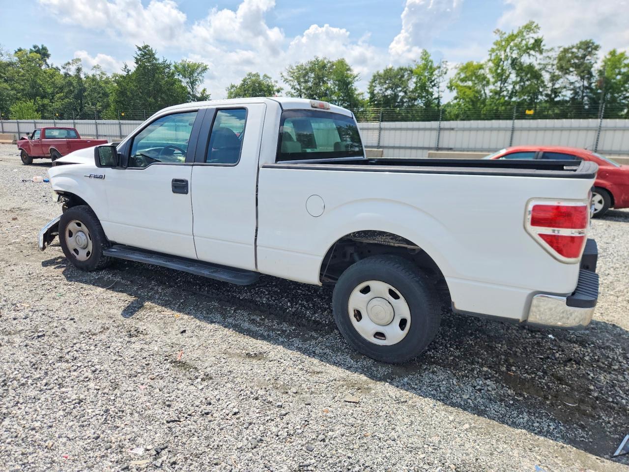 2009 Ford F150 Super Cab White vin: 1FTRX12W19FA09729