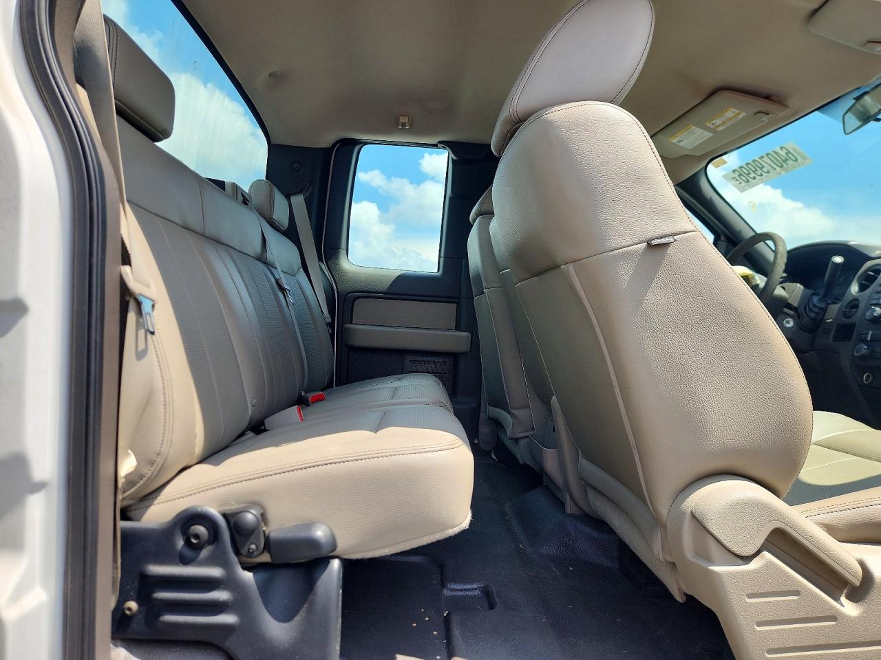 2009 Ford F150 Super Cab White vin: 1FTRX12W19FA09729