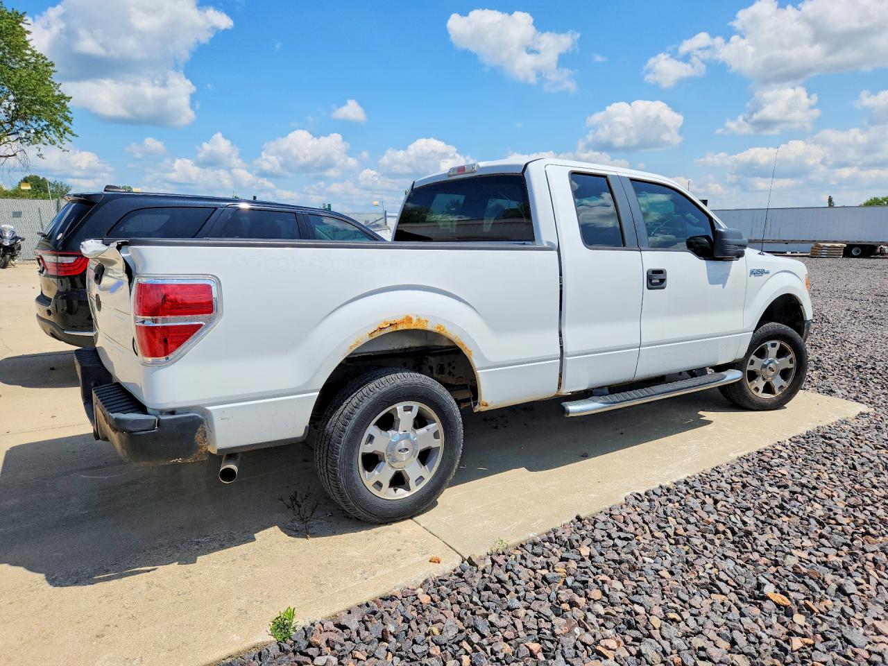 2009 Ford F150 Super Cab White vin: 1FTRX12W19FA99710
