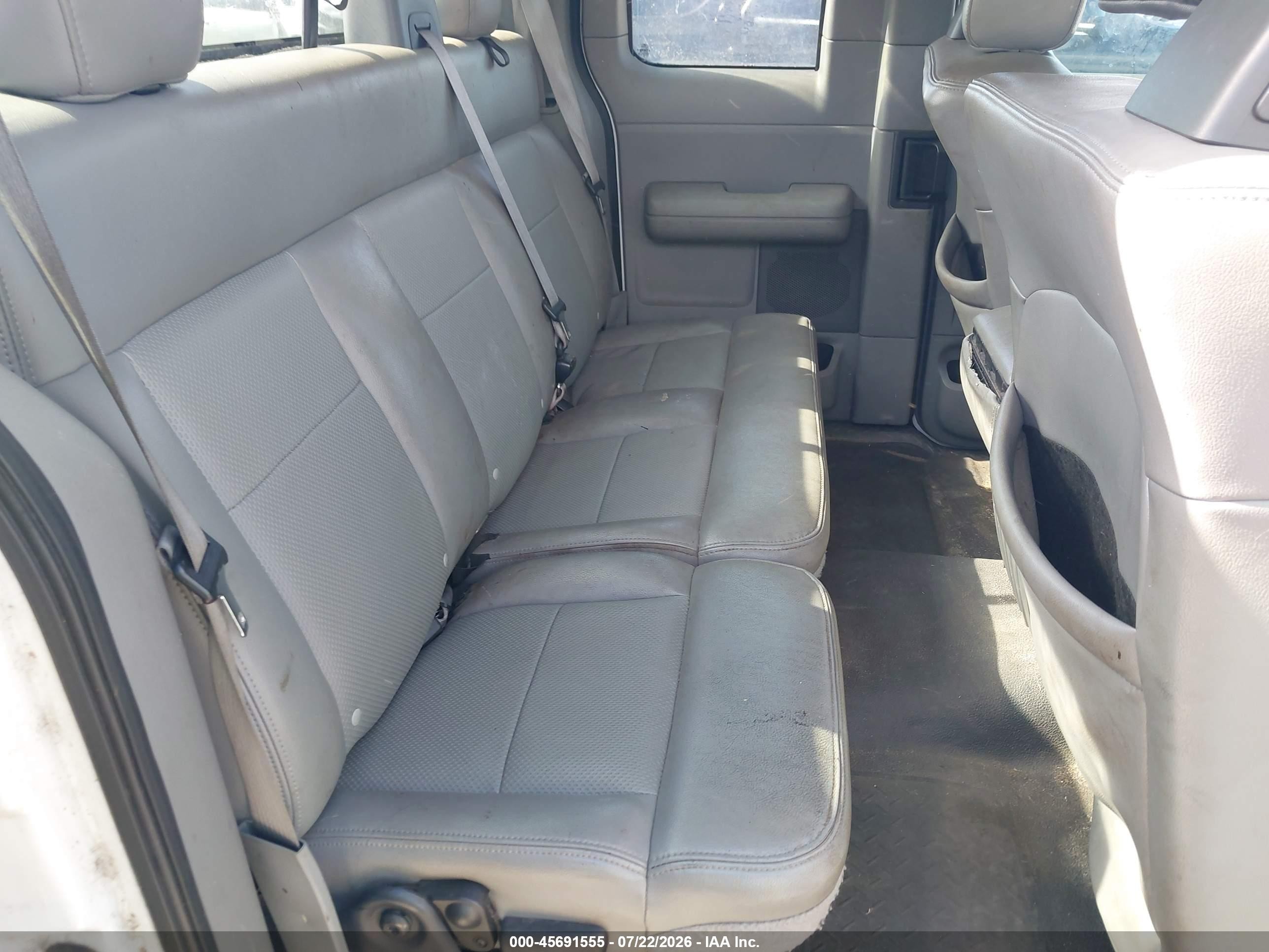 2004 Ford F-150 Stx/xl/xlt Белый vin: 1FTRX12W24NB71996
