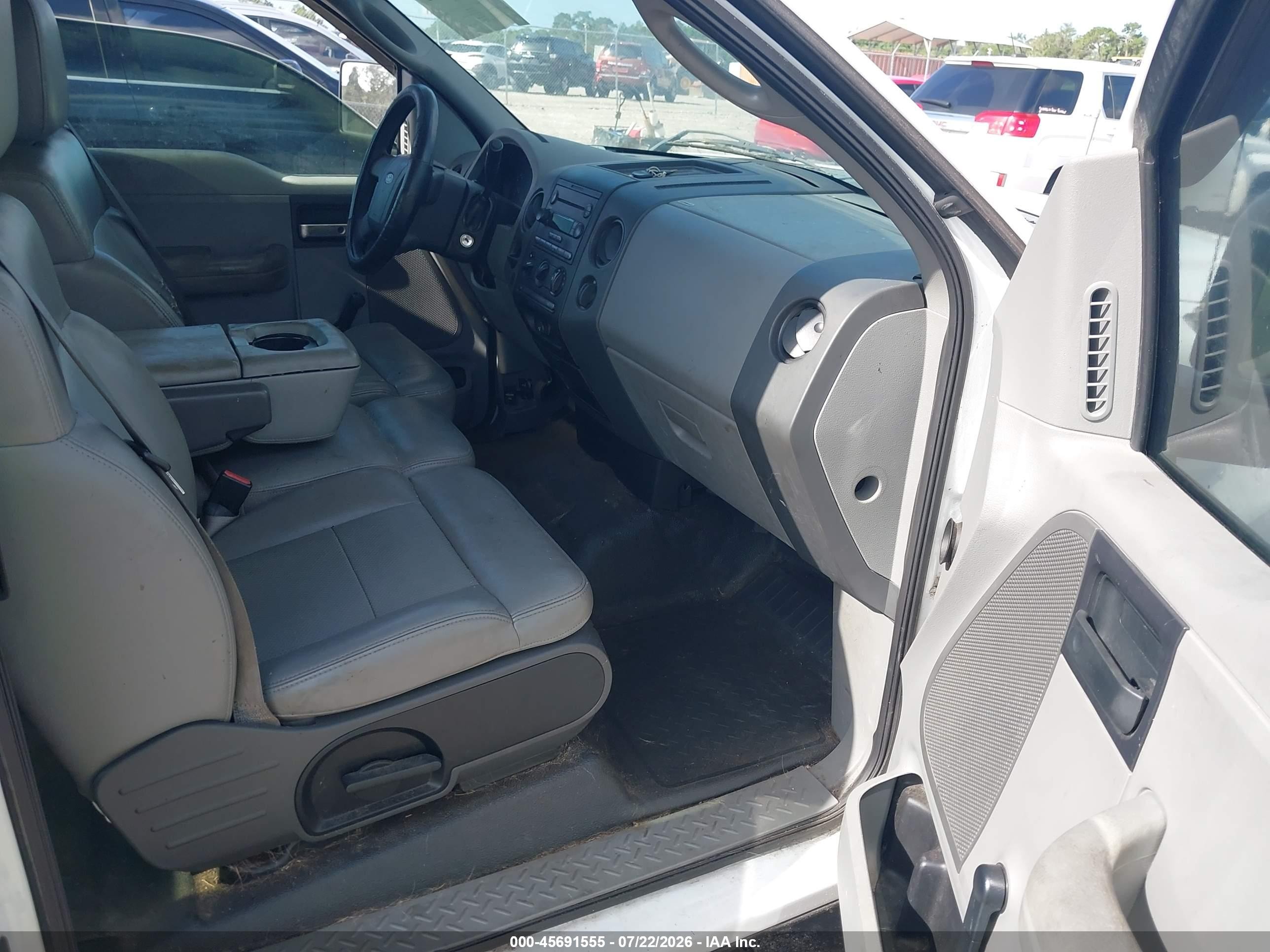 2004 Ford F-150 Stx/xl/xlt Белый vin: 1FTRX12W24NB71996