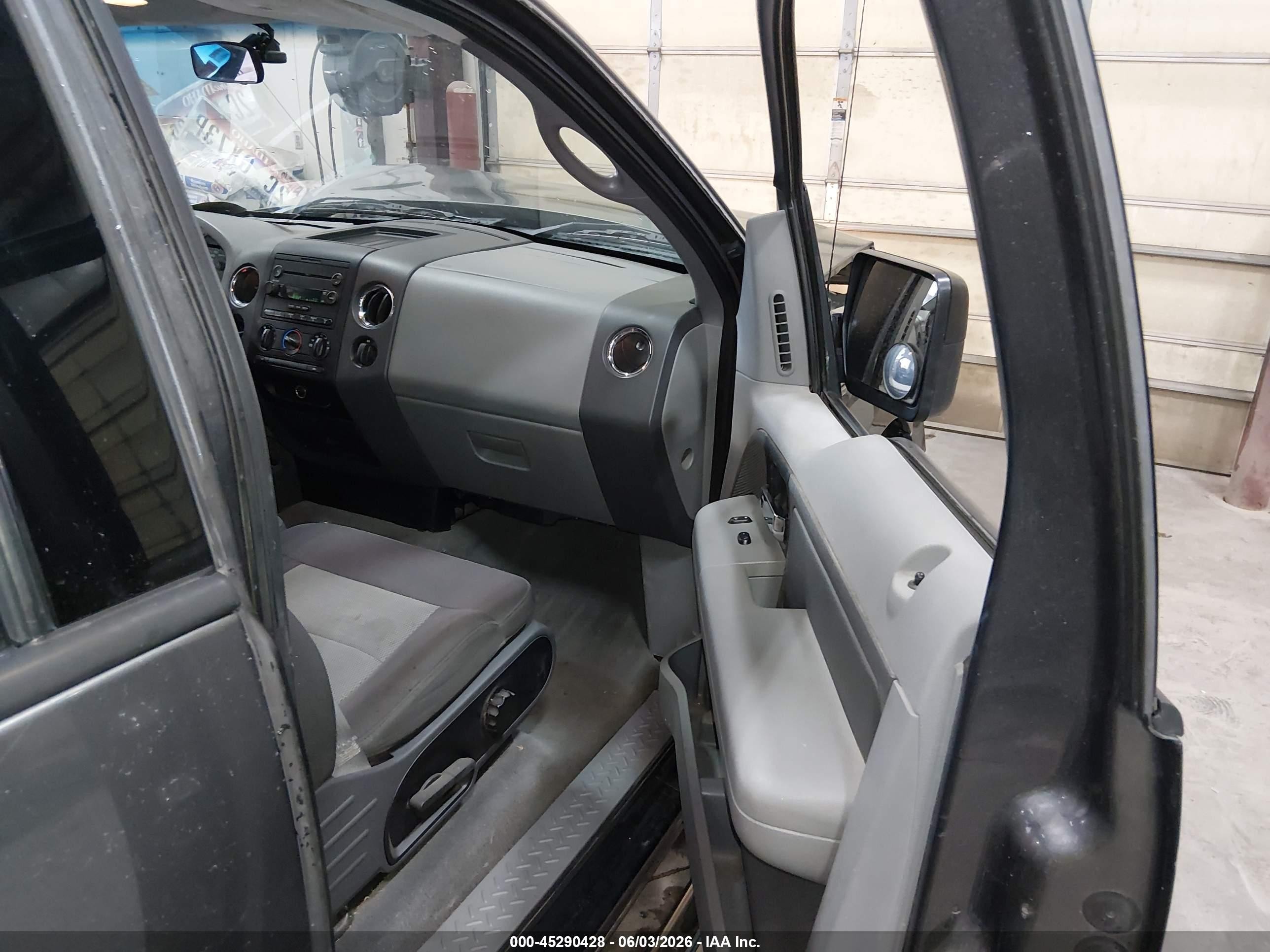 2004 Ford F-150 Stx/xl/xlt Серый vin: 1FTRX12W24NB77605