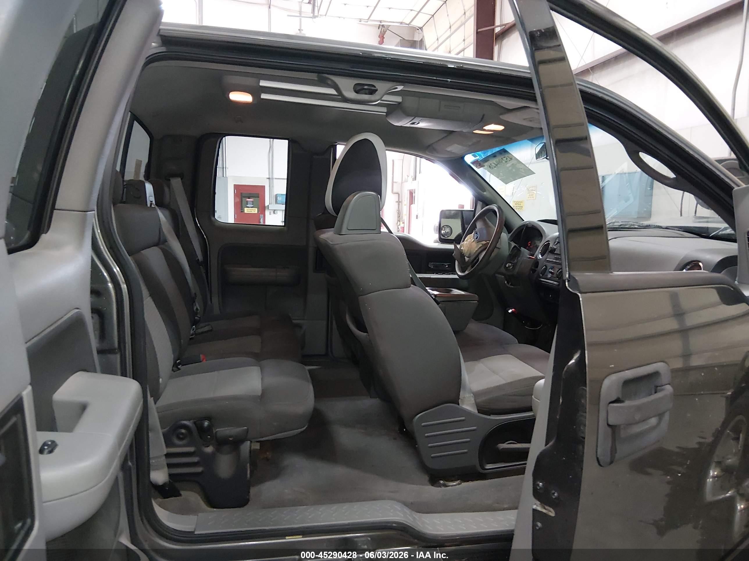 2004 Ford F-150 Stx/xl/xlt Серый vin: 1FTRX12W24NB77605
