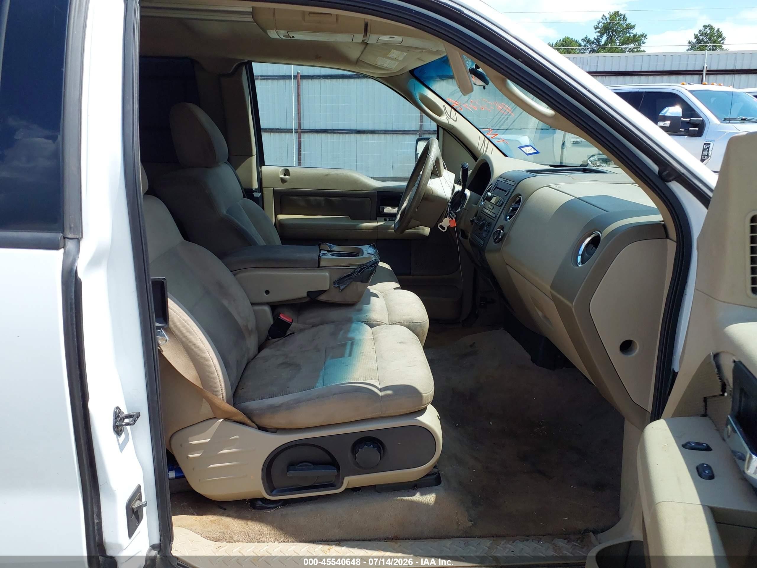 2004 Ford F-150 Stx/xl/xlt Белый vin: 1FTRX12W24NC09131