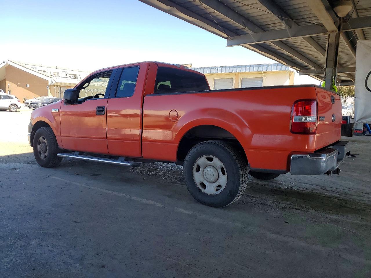 2005 Ford F150 Orange vin: 1FTRX12W25KB82841
