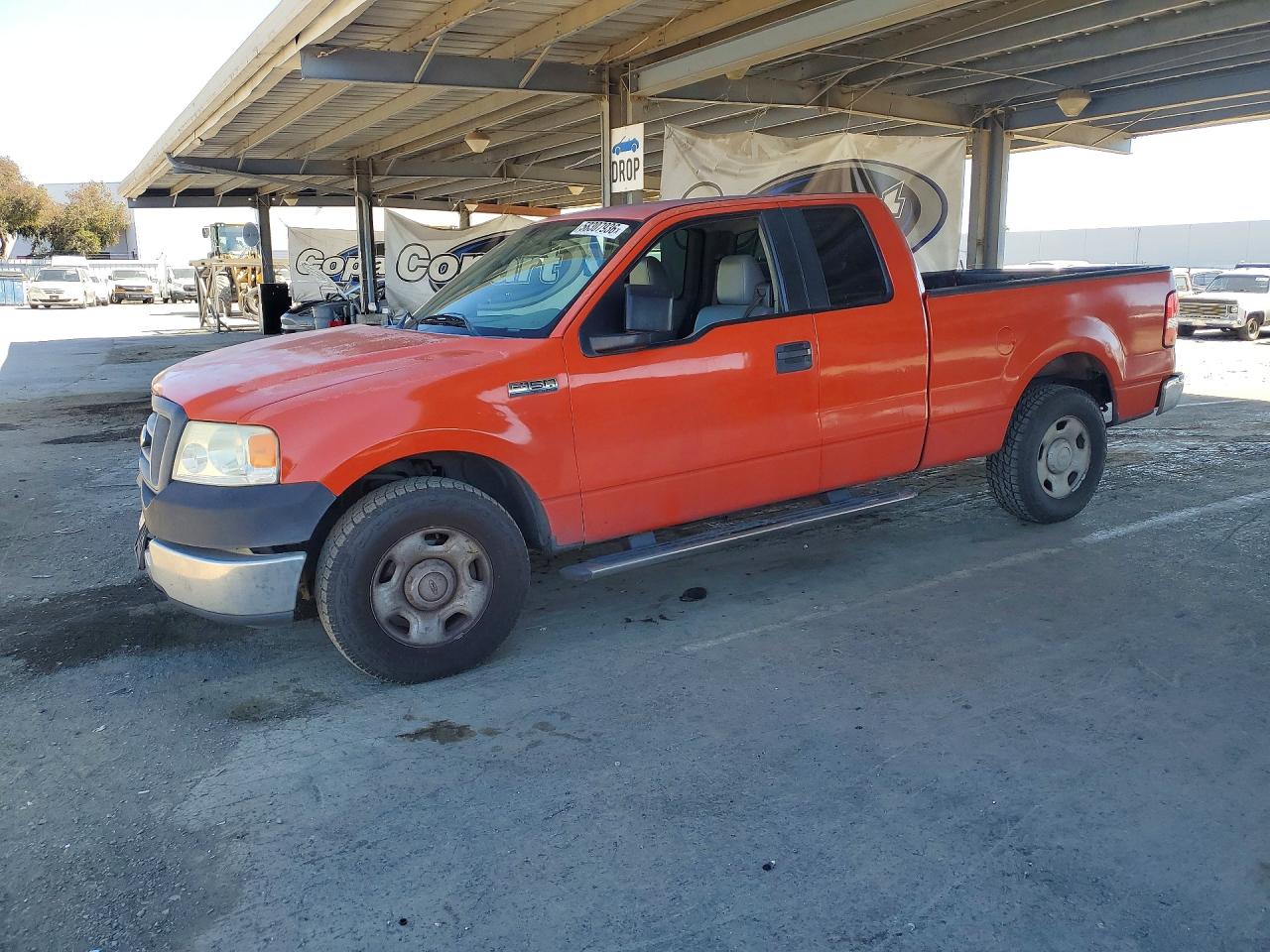 2005 Ford F150 Orange vin: 1FTRX12W25KB82841