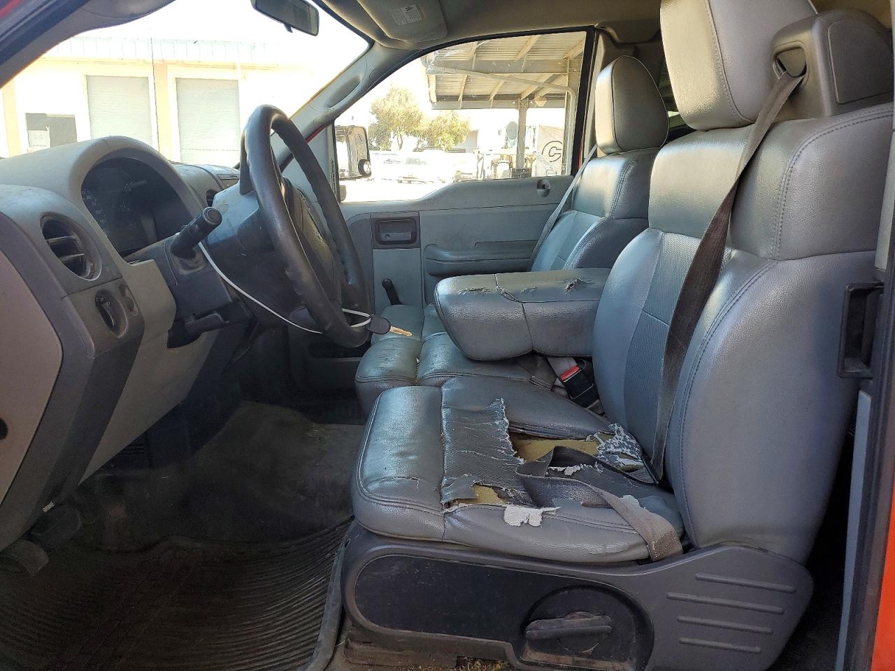 2005 Ford F150 Orange vin: 1FTRX12W25KB82841