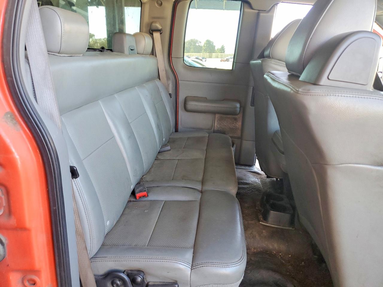 2005 Ford F150 Orange vin: 1FTRX12W25KB82841