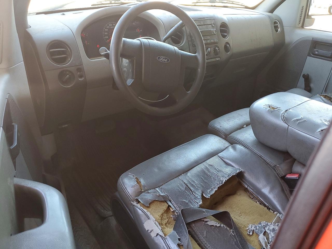 2005 Ford F150 Orange vin: 1FTRX12W25KB82841