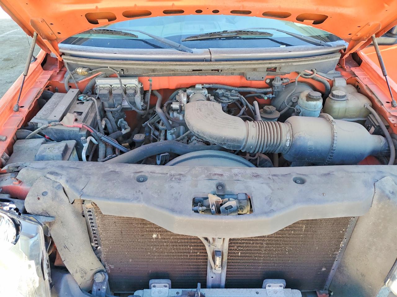 2005 Ford F150 Orange vin: 1FTRX12W25KB82841