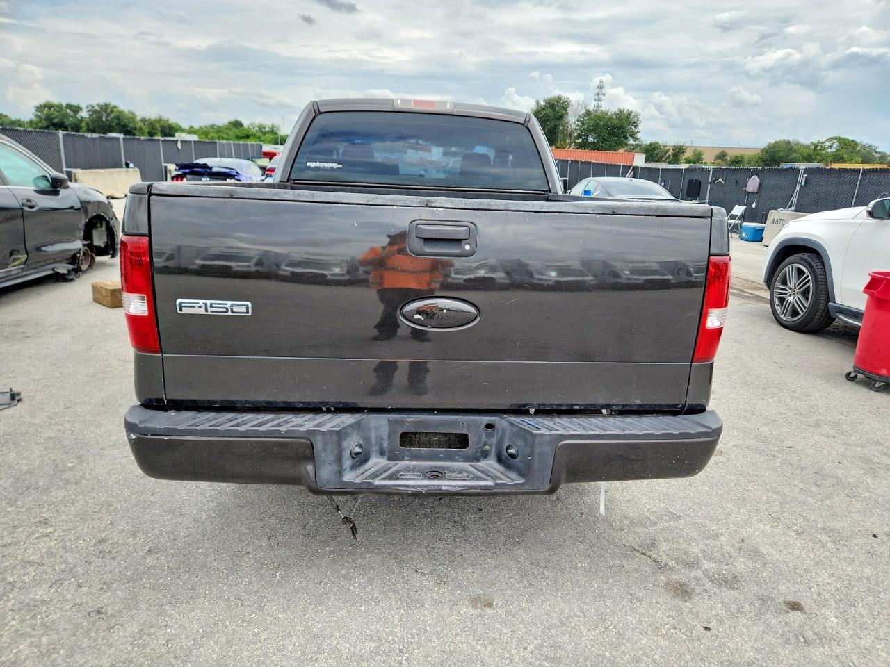 2006 Ford F150 Black vin: 1FTRX12W26NA84537