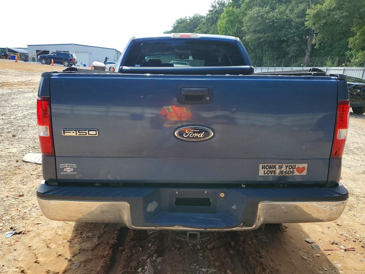 2005 Ford F150 Two Tone vin: 1FTRX12W35NB05393