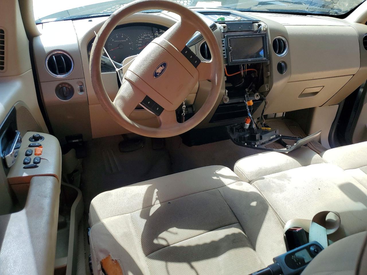 2005 Ford F150 Two Tone vin: 1FTRX12W35NB05393