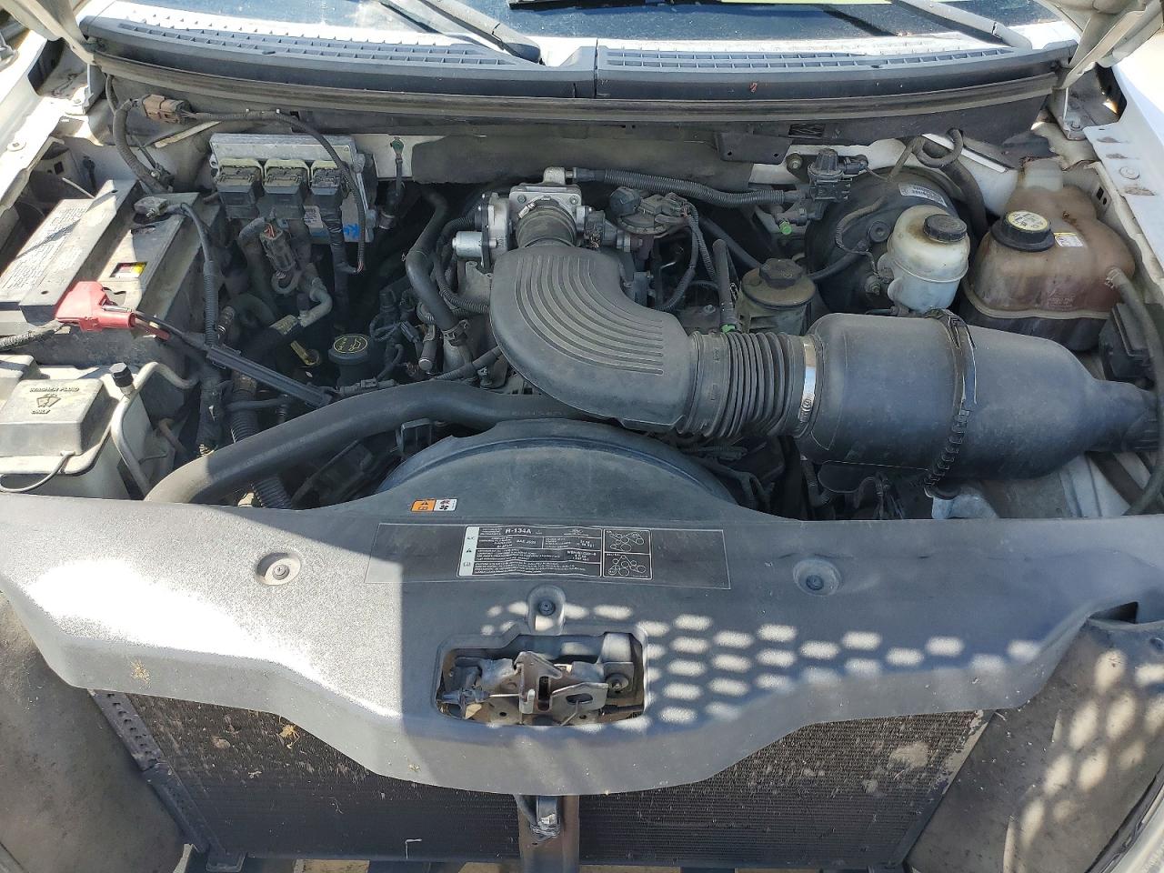 2005 Ford F150 White vin: 1FTRX12W35NC03405