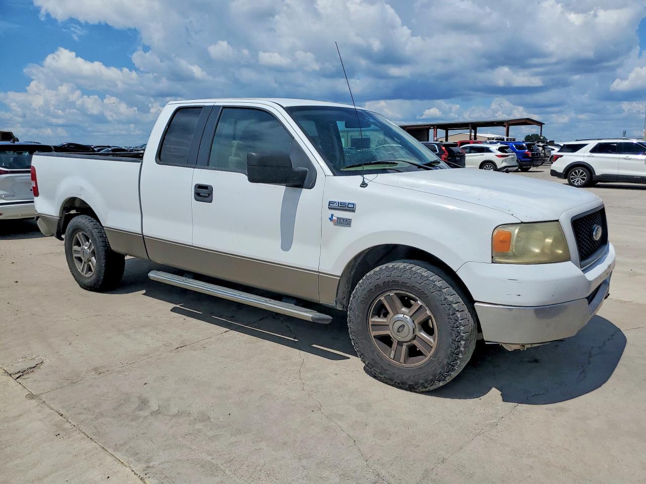 2005 Ford F150 White vin: 1FTRX12W35NC03405