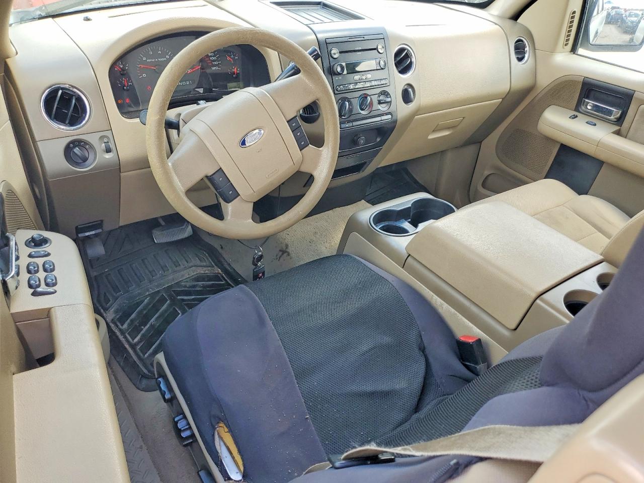 2005 Ford F150 White vin: 1FTRX12W35NC03405