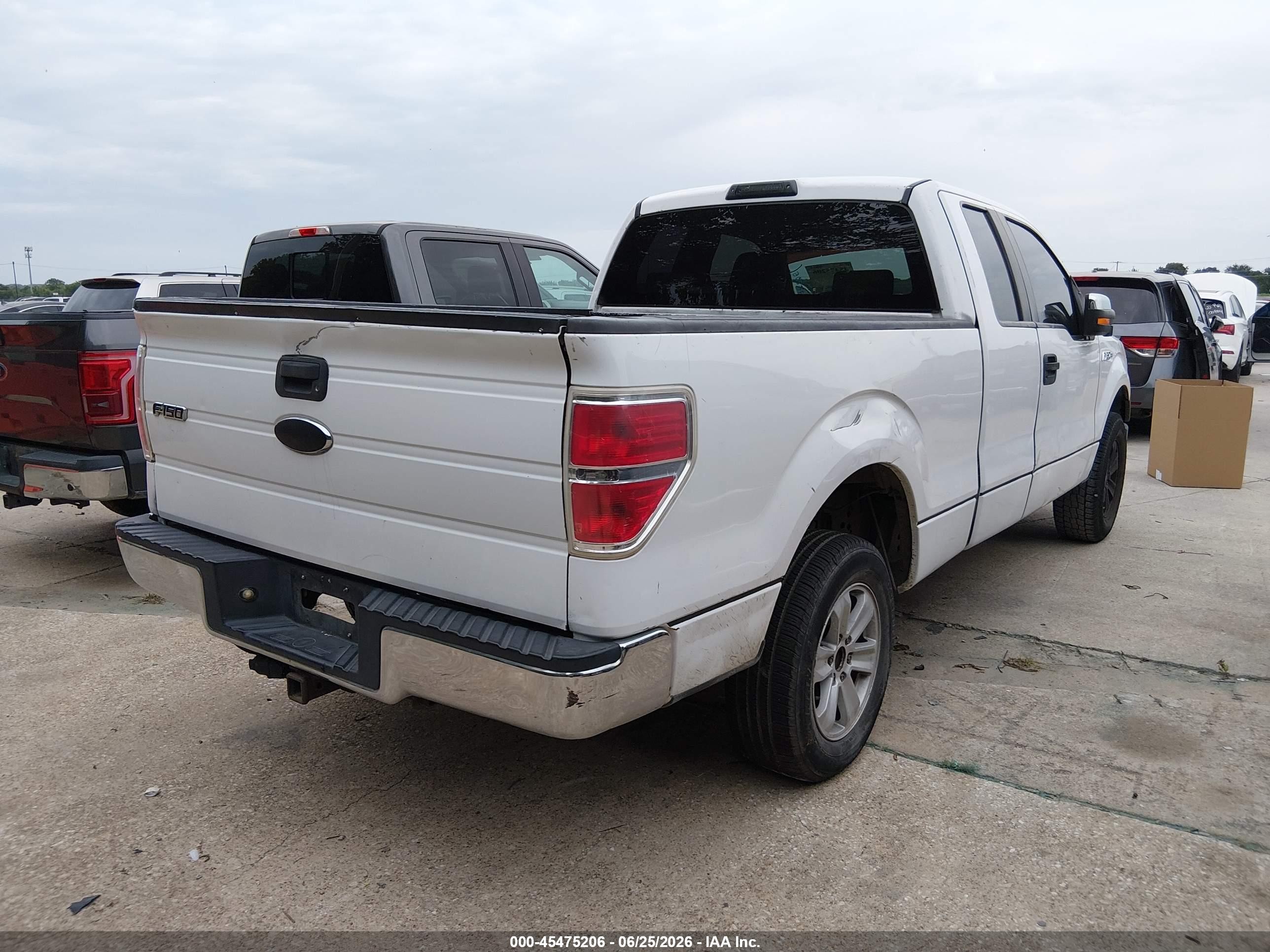 2009 Ford F-150 Stx/xl White vin: 1FTRX12W39FB06348