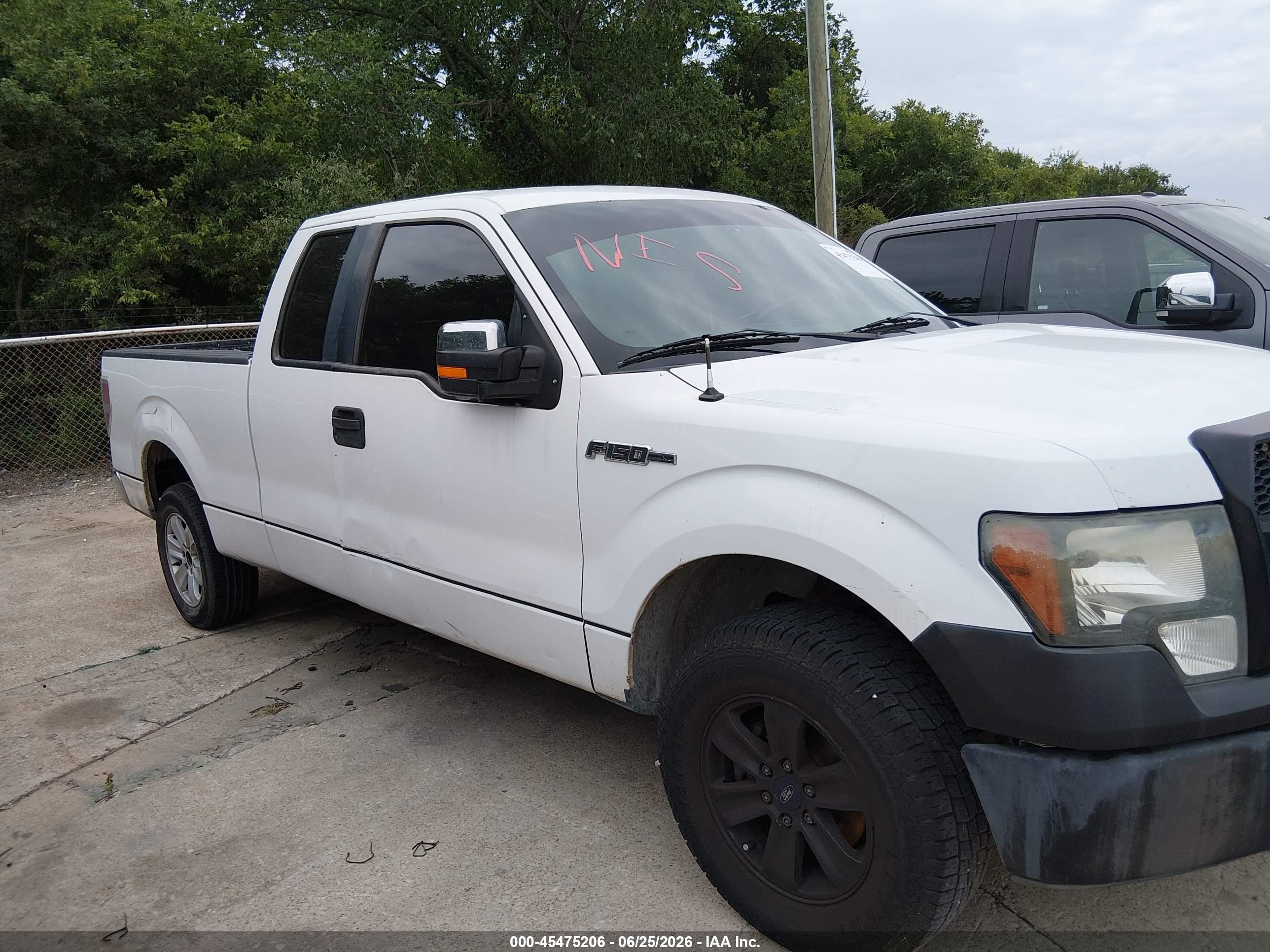 2009 Ford F-150 Stx/xl White vin: 1FTRX12W39FB06348