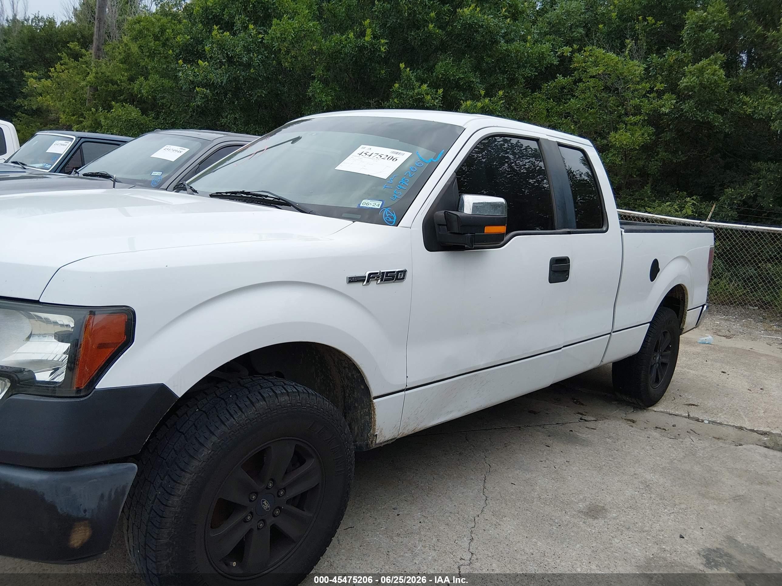 2009 Ford F-150 Stx/xl White vin: 1FTRX12W39FB06348