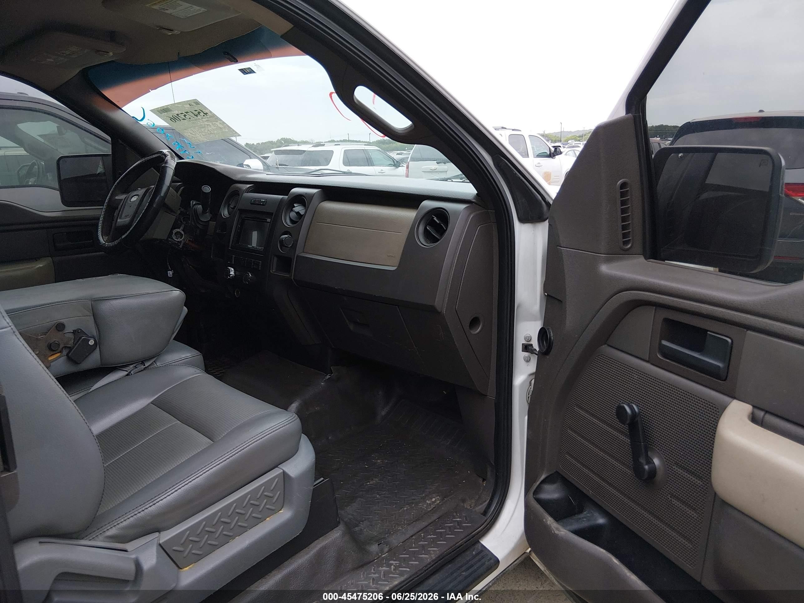 2009 Ford F-150 Stx/xl White vin: 1FTRX12W39FB06348