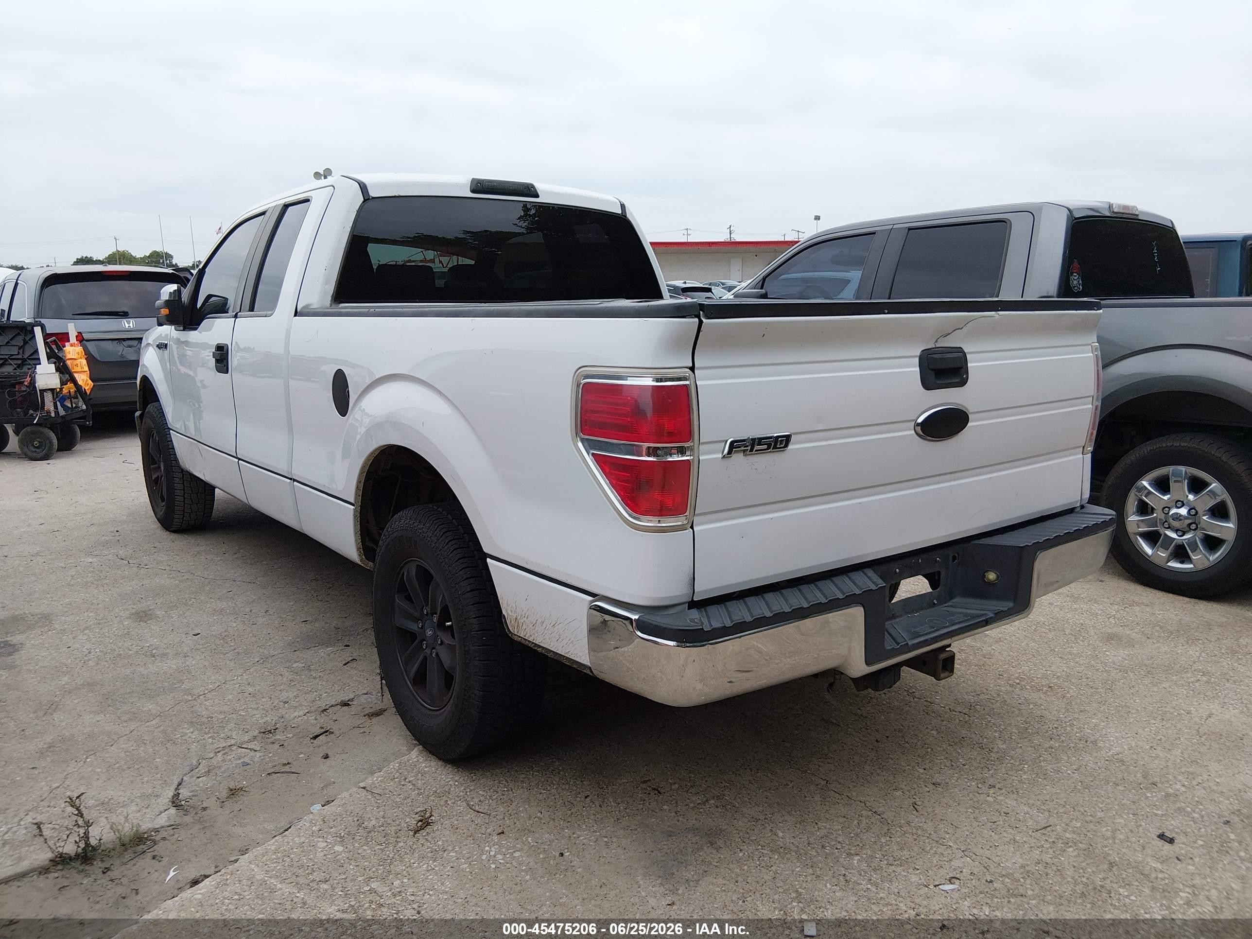 2009 Ford F-150 Stx/xl White vin: 1FTRX12W39FB06348