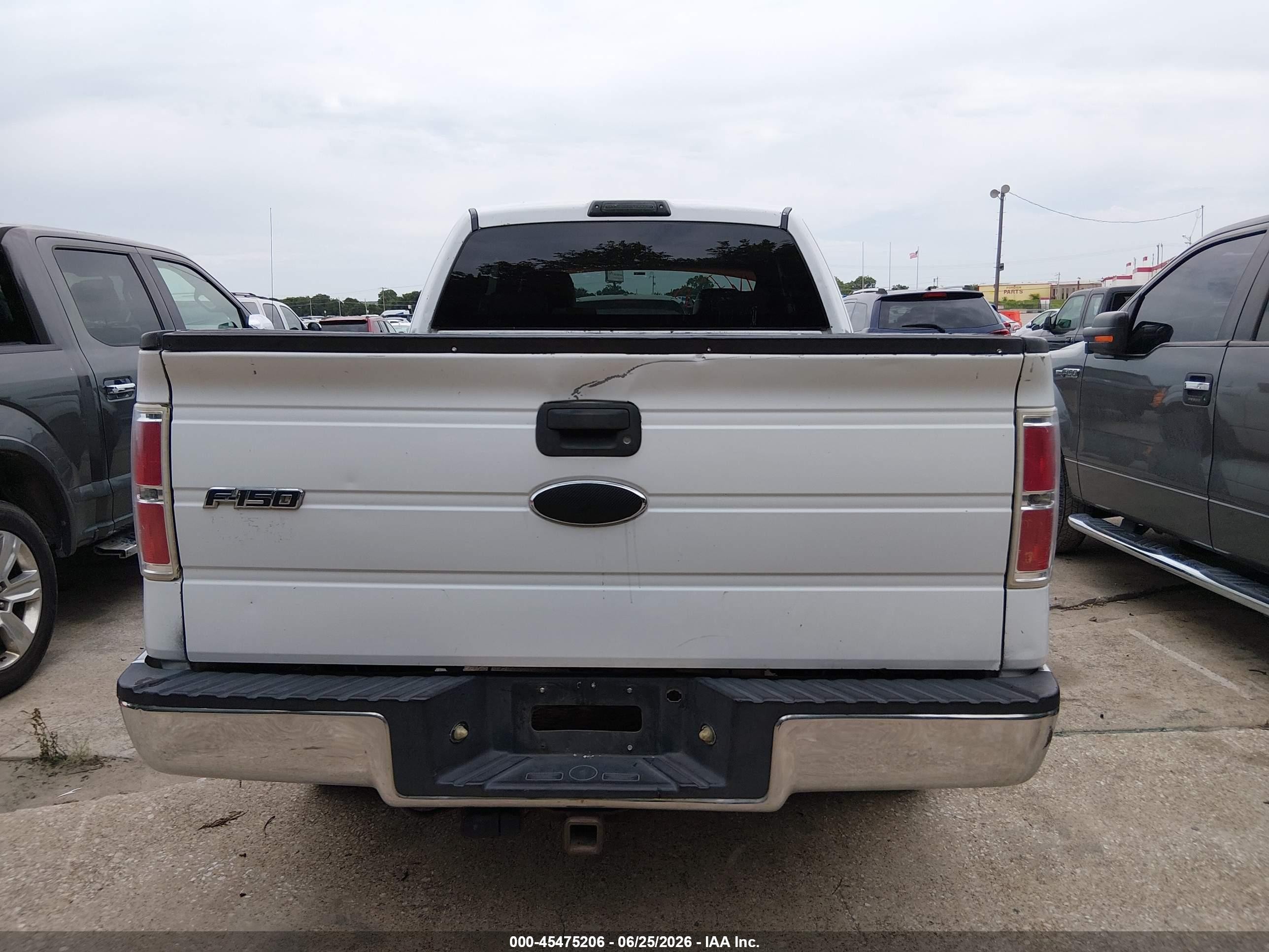 2009 Ford F-150 Stx/xl White vin: 1FTRX12W39FB06348