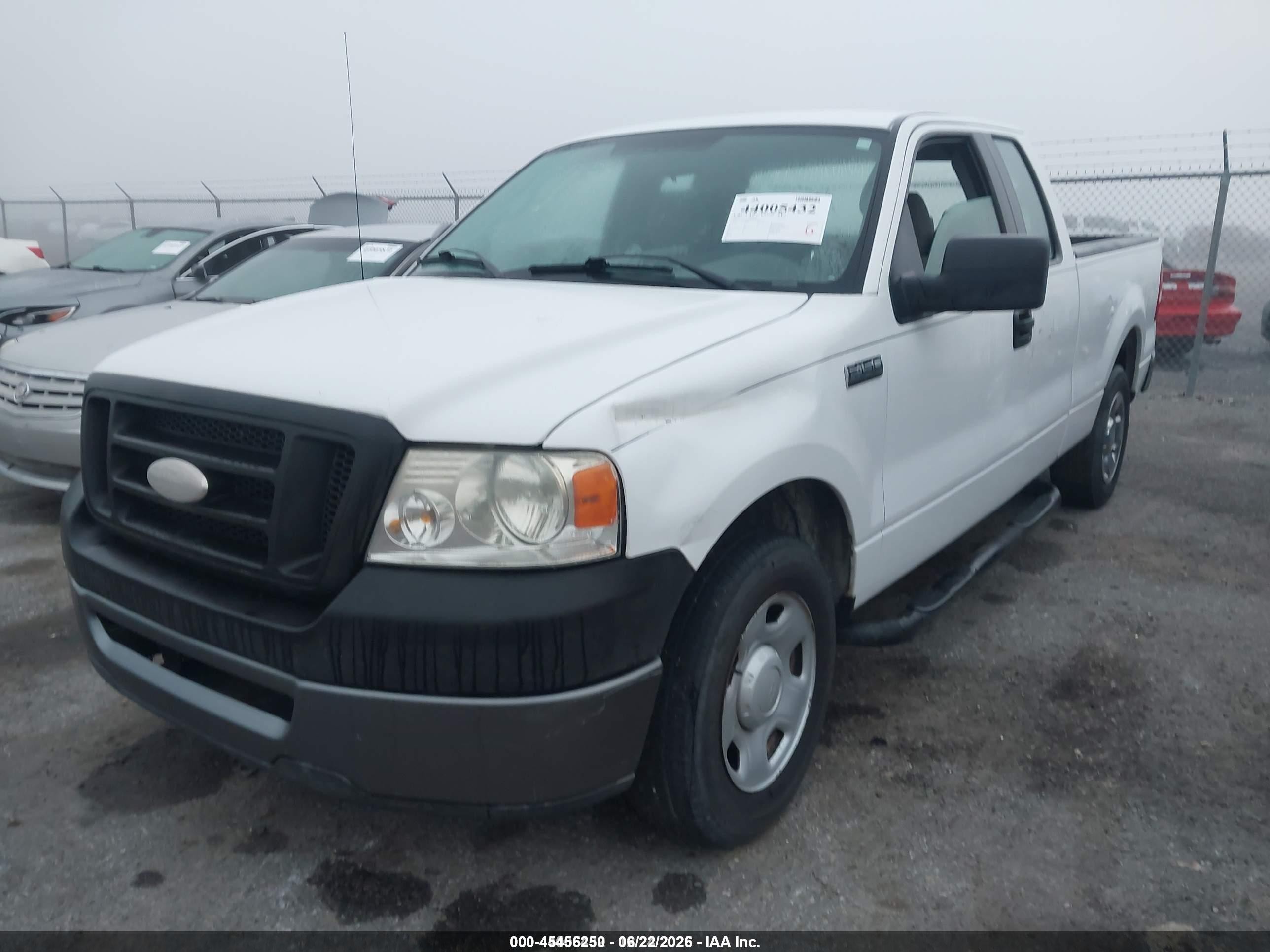 2007 Ford F-150 Stx/xl/xlt White vin: 1FTRX12W47KA69010