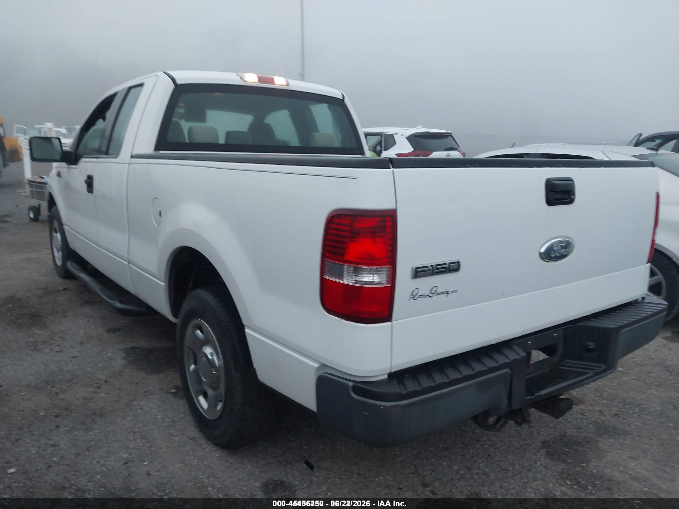 2007 Ford F-150 Stx/xl/xlt White vin: 1FTRX12W47KA69010