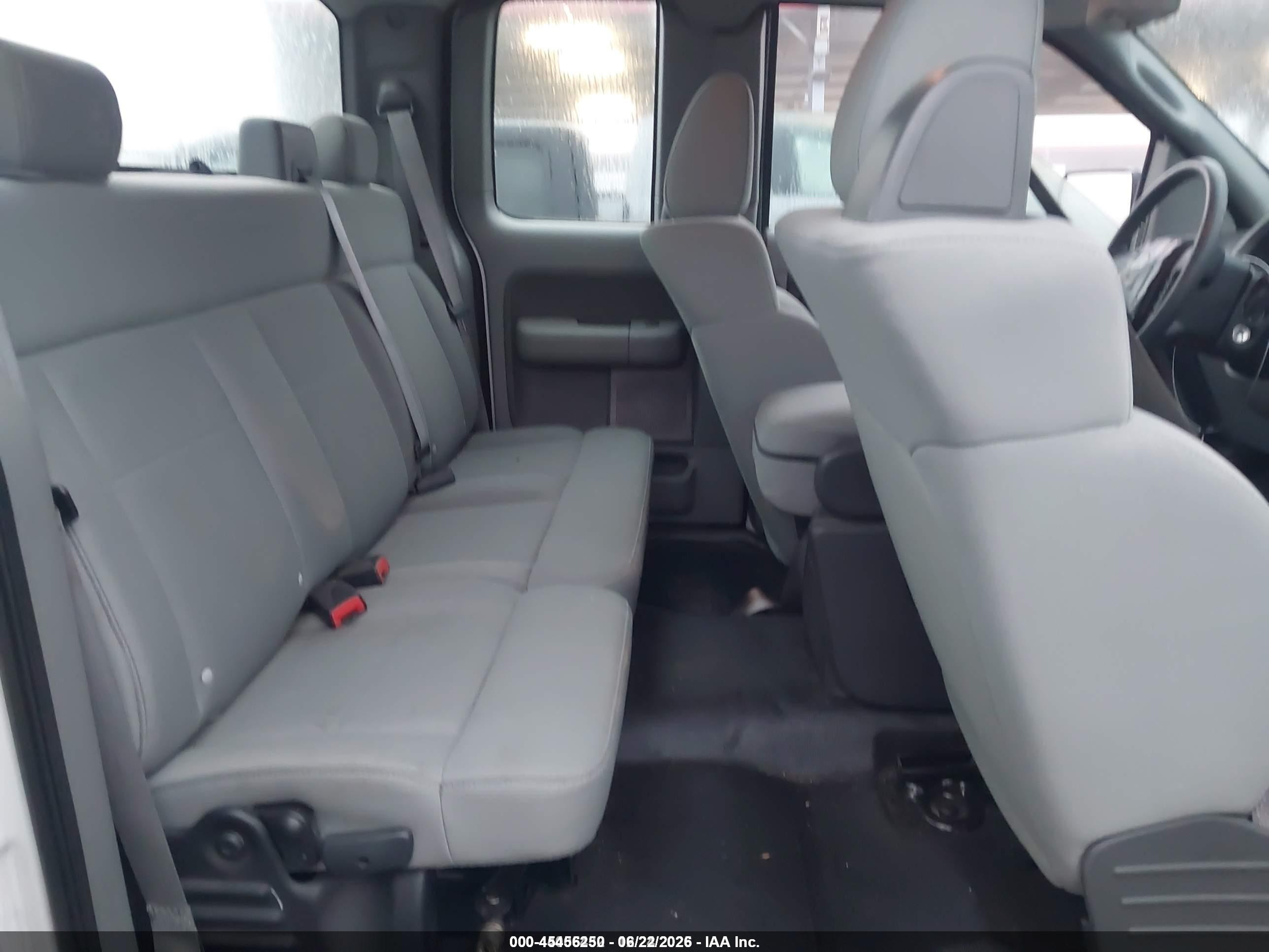 2007 Ford F-150 Stx/xl/xlt White vin: 1FTRX12W47KA69010