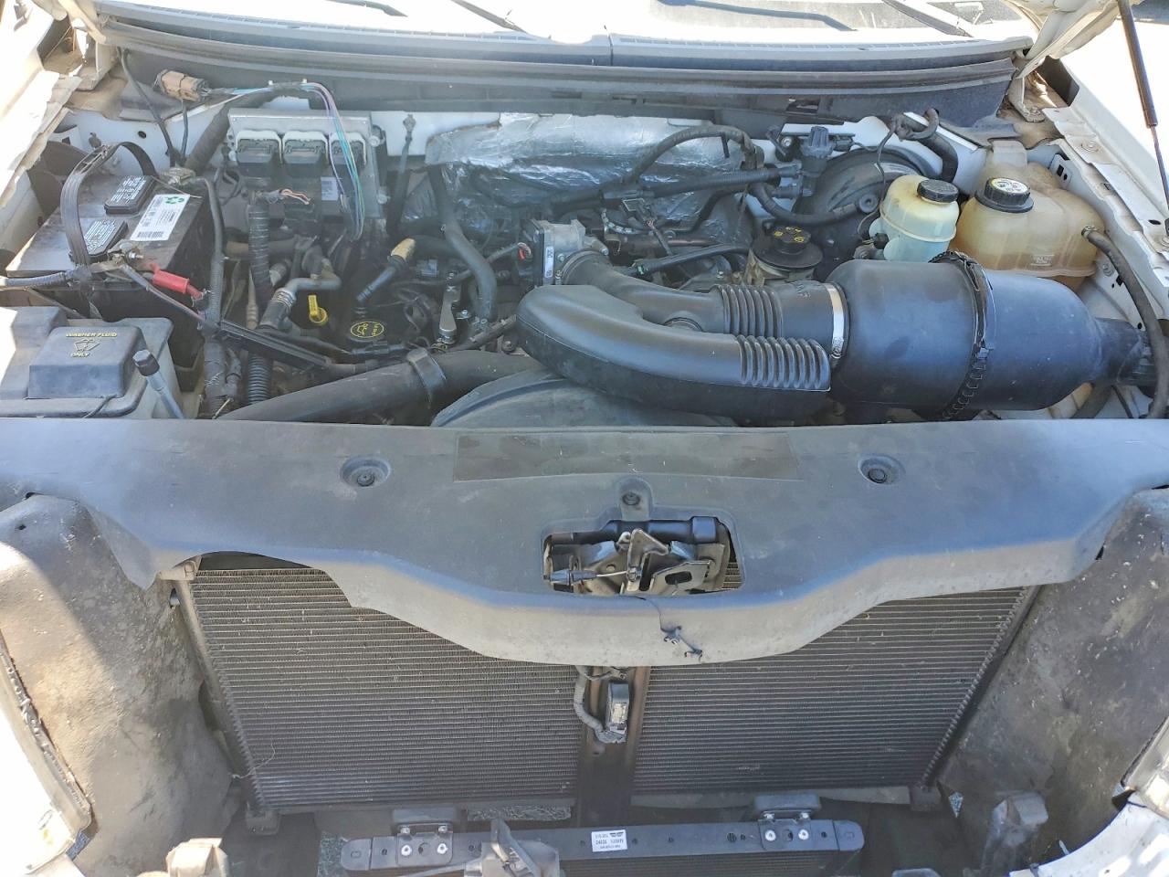 2007 Ford F150 White vin: 1FTRX12W47NA14846