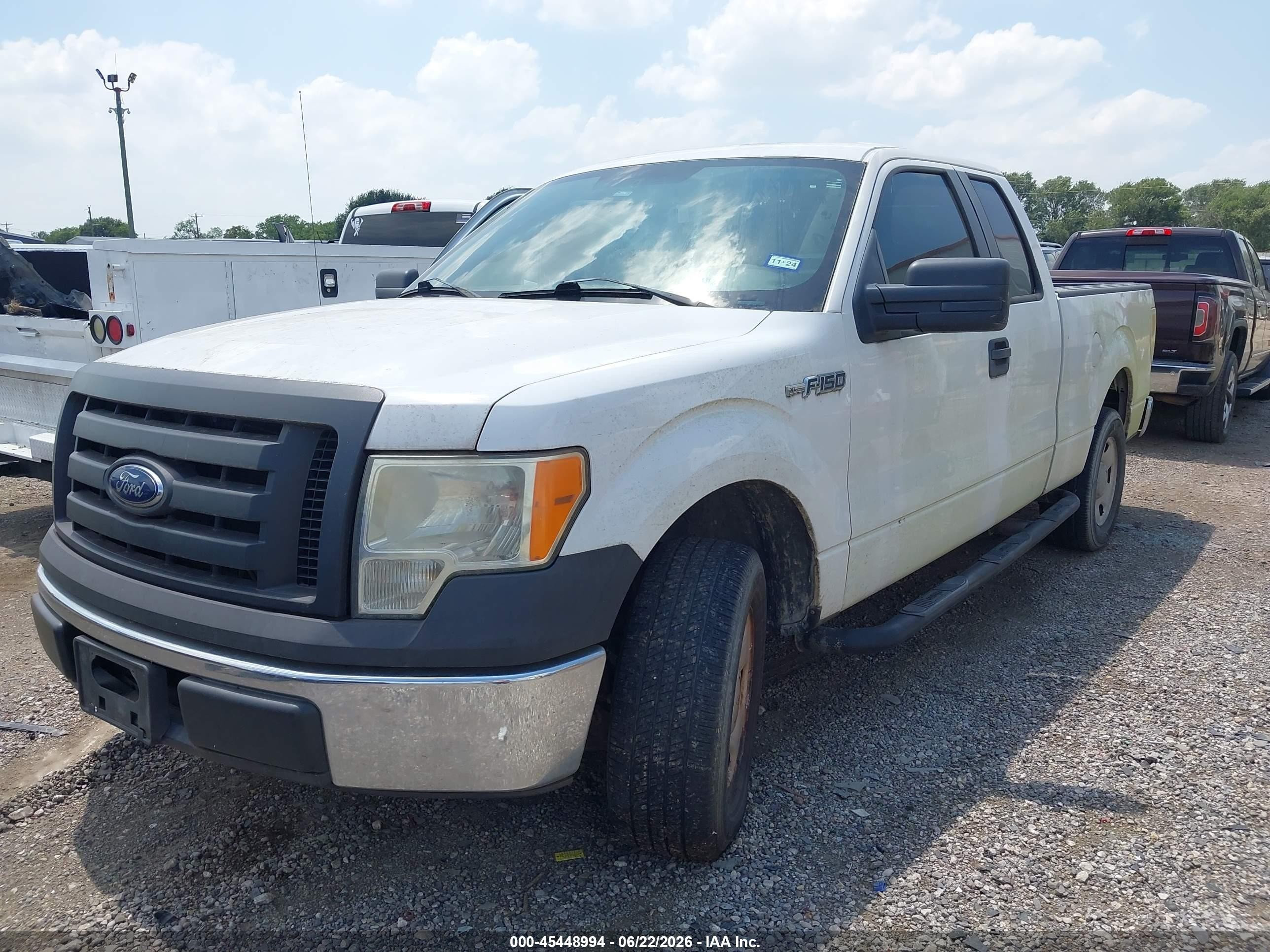 2009 Ford F-150 Stx/xl White vin: 1FTRX12W49FB06360