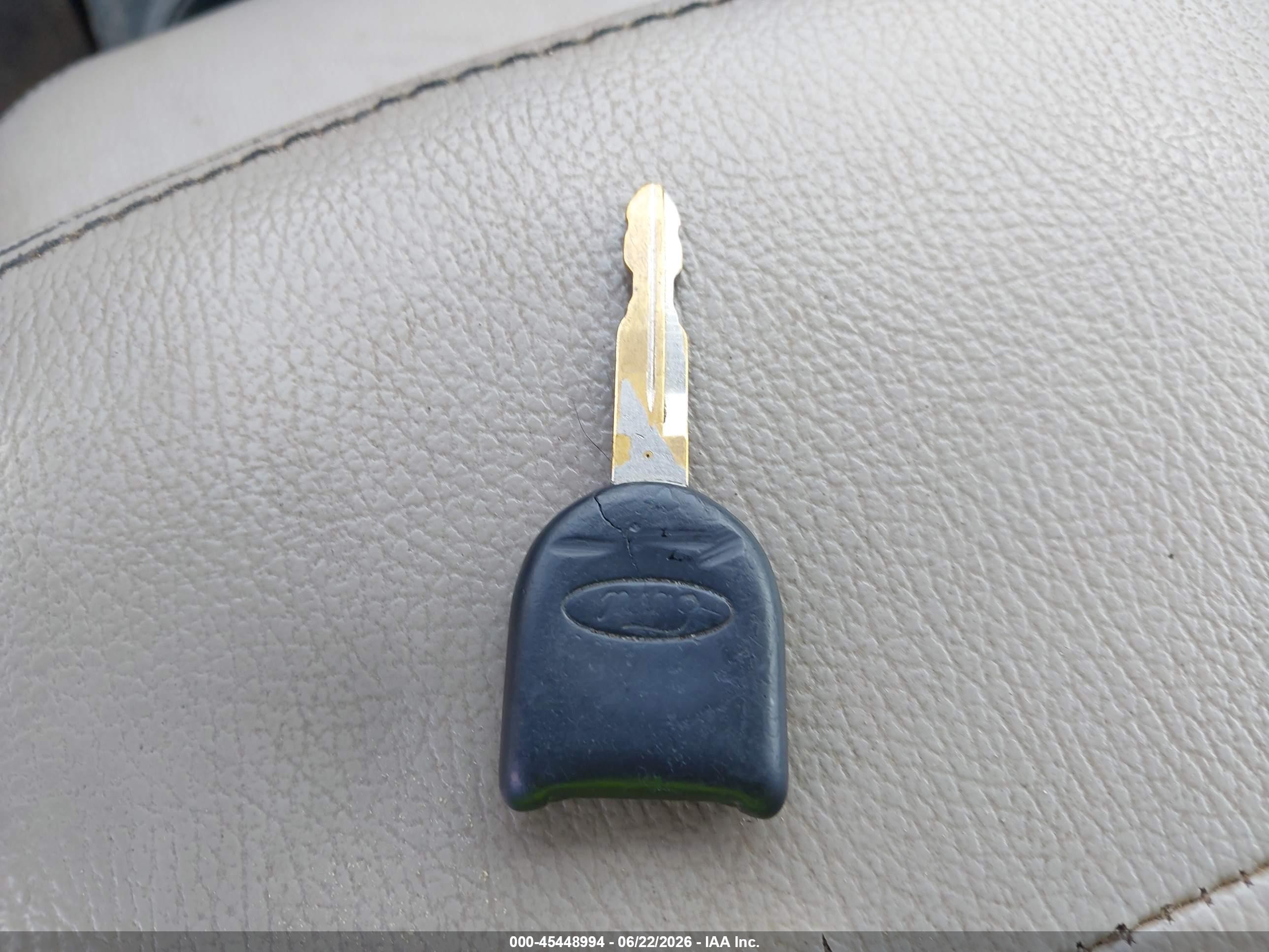 2009 Ford F-150 Stx/xl White vin: 1FTRX12W49FB06360