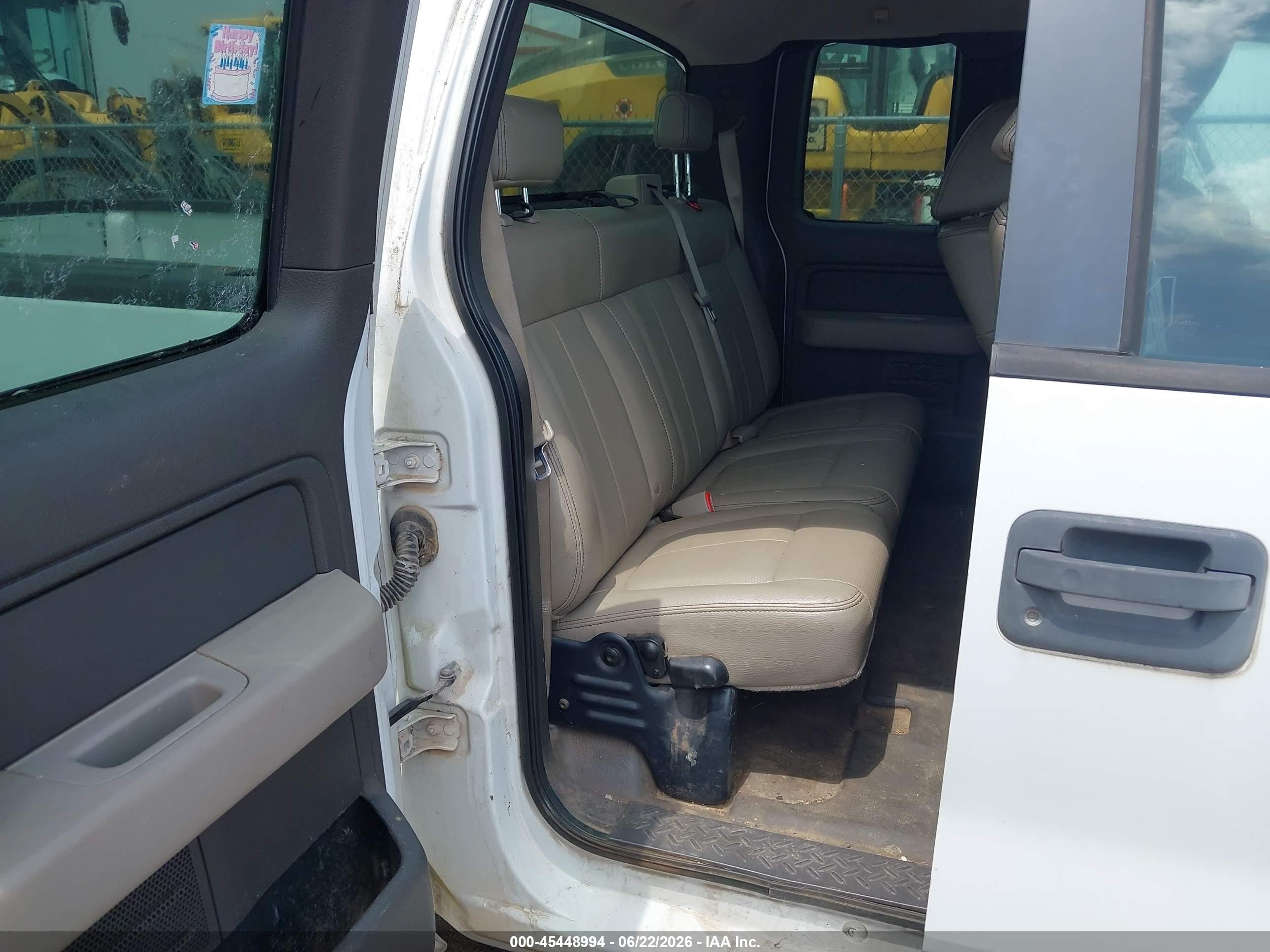 2009 Ford F-150 Stx/xl White vin: 1FTRX12W49FB06360