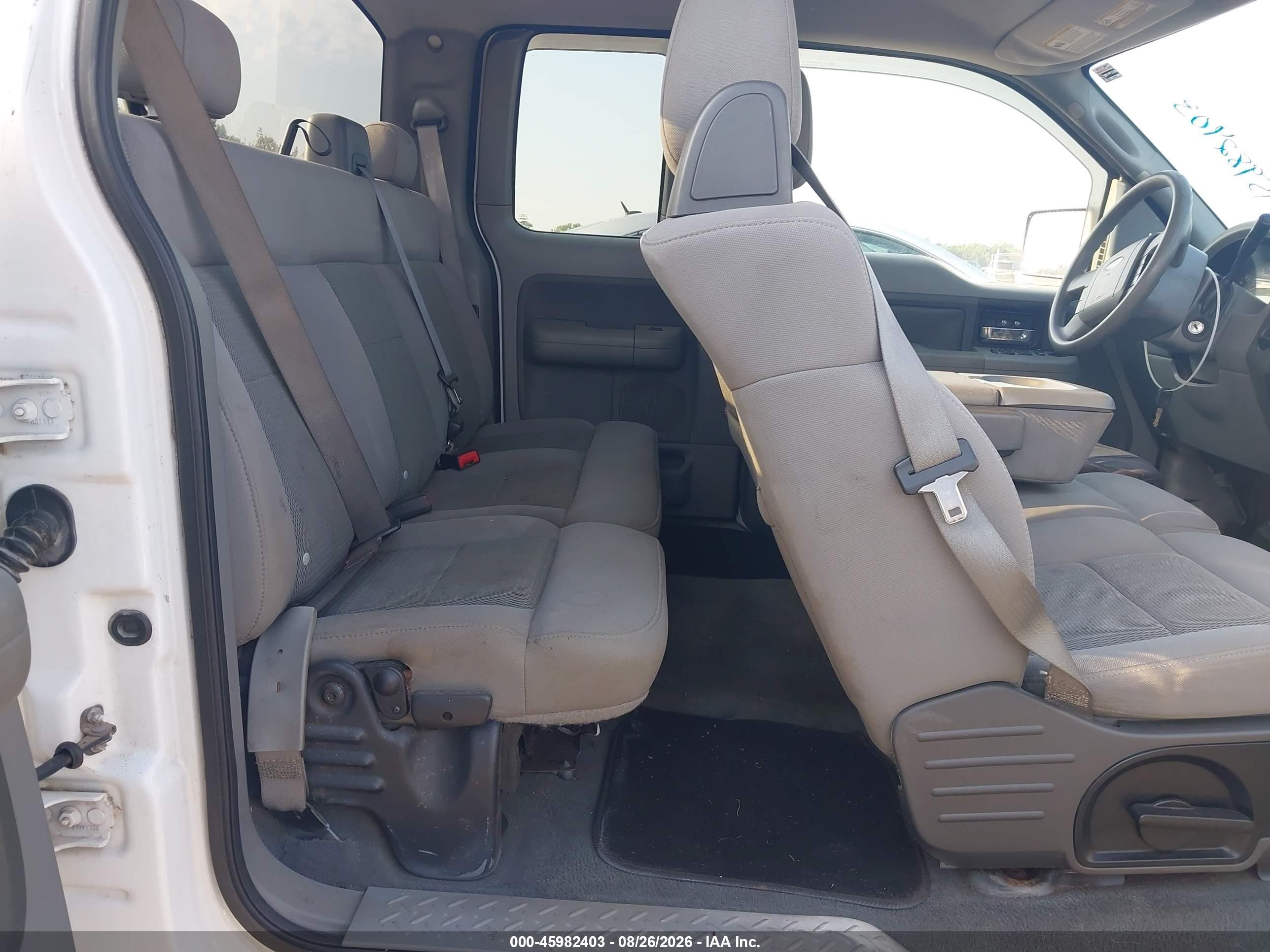 2004 Ford F-150 Stx/xl/xlt Белый vin: 1FTRX12W54NB30892