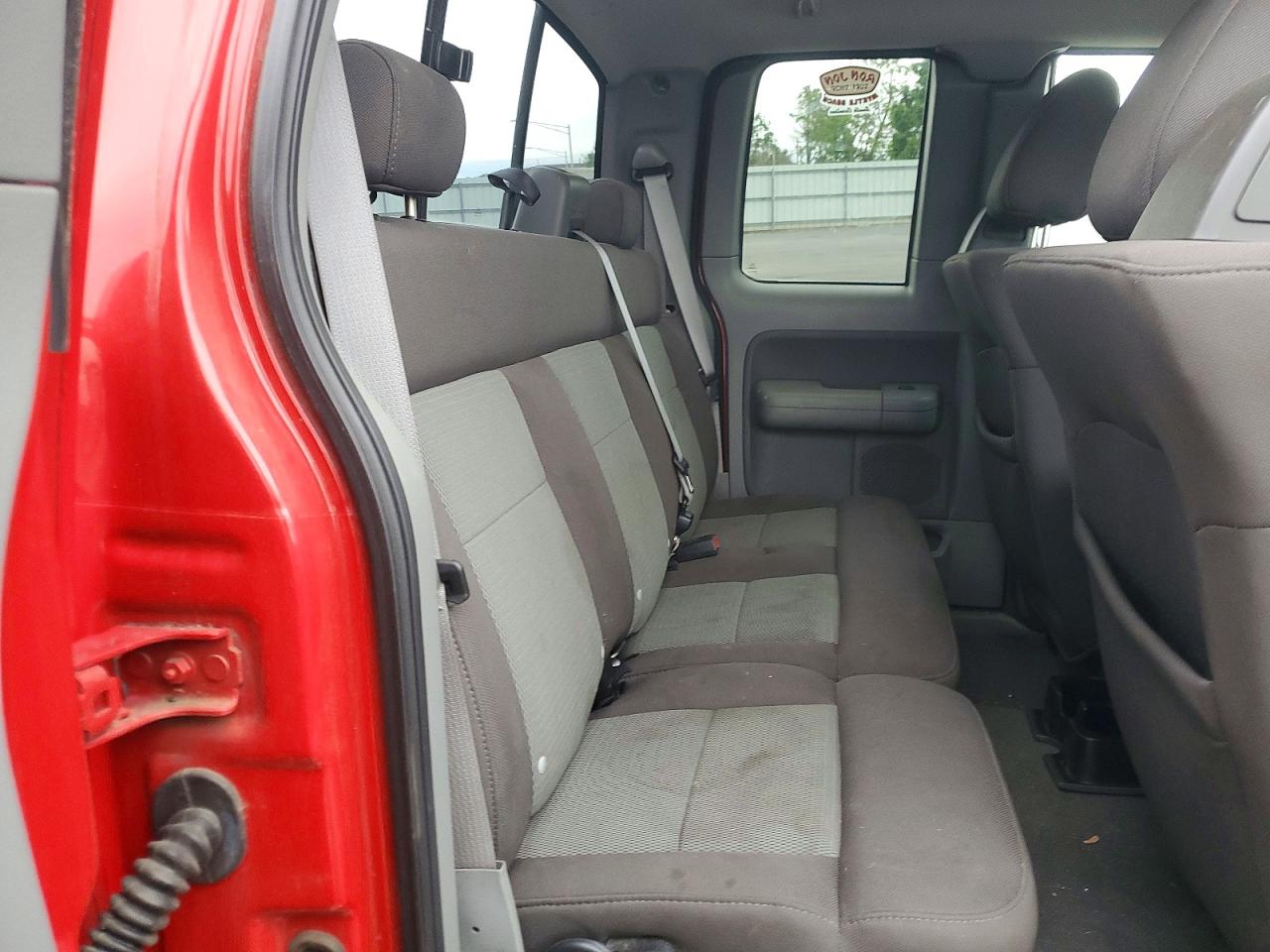 2004 Ford F150 Red vin: 1FTRX12W54NC30751