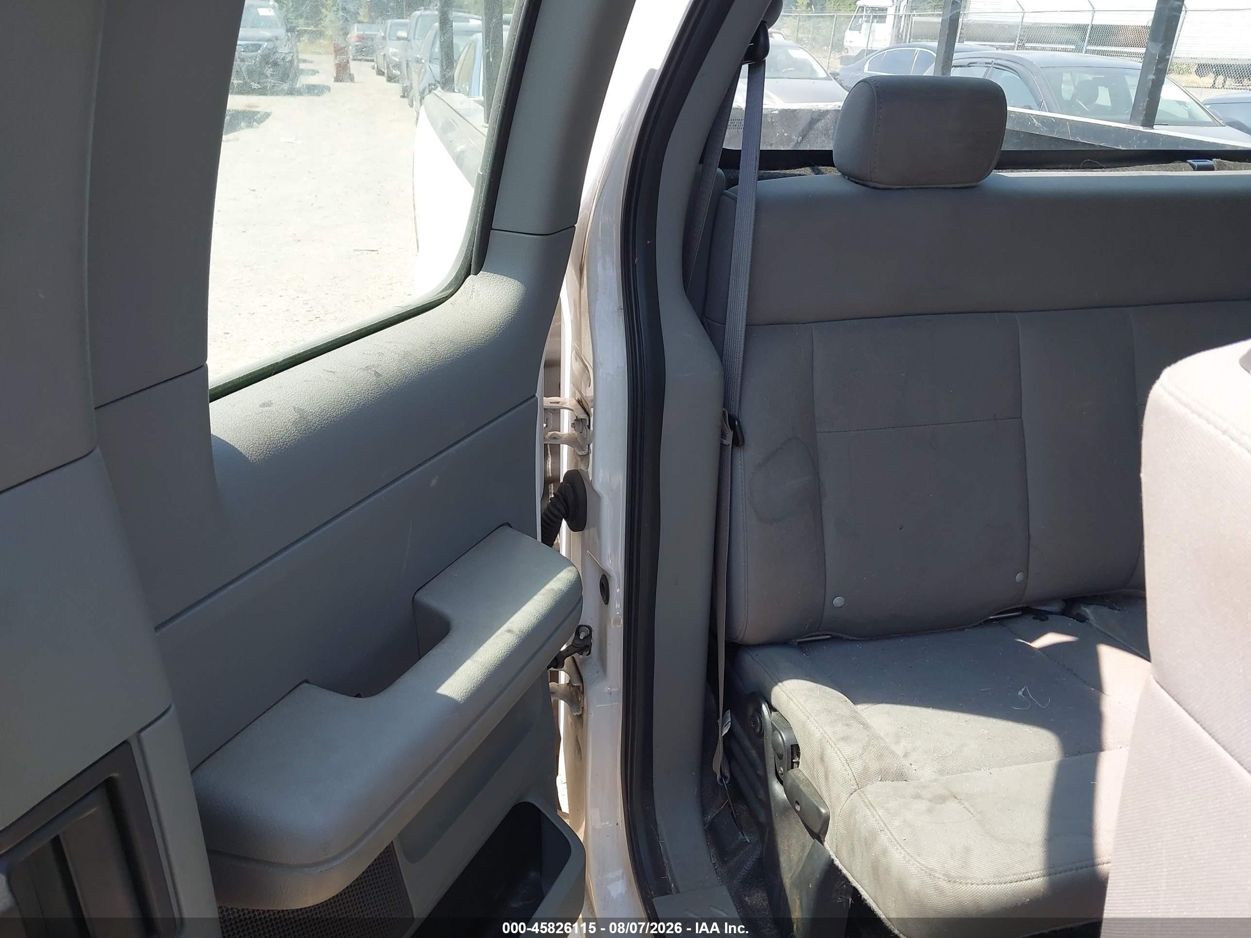 2005 Ford F-150 Stx/xl/xlt Белый vin: 1FTRX12W55FB17507