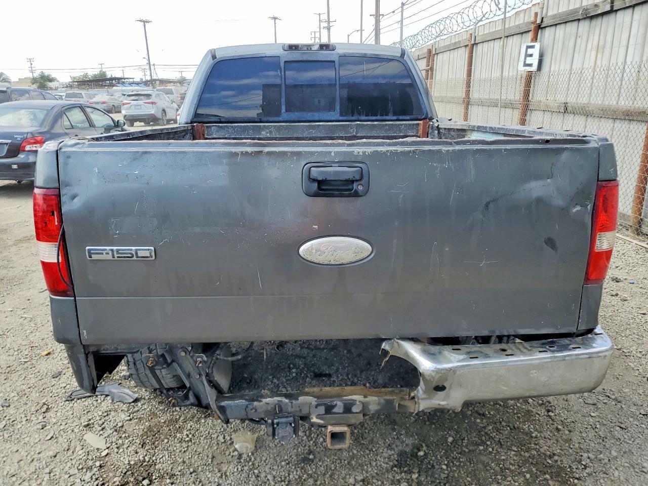 2006 Ford F150 Two Tone vin: 1FTRX12W56NA52195