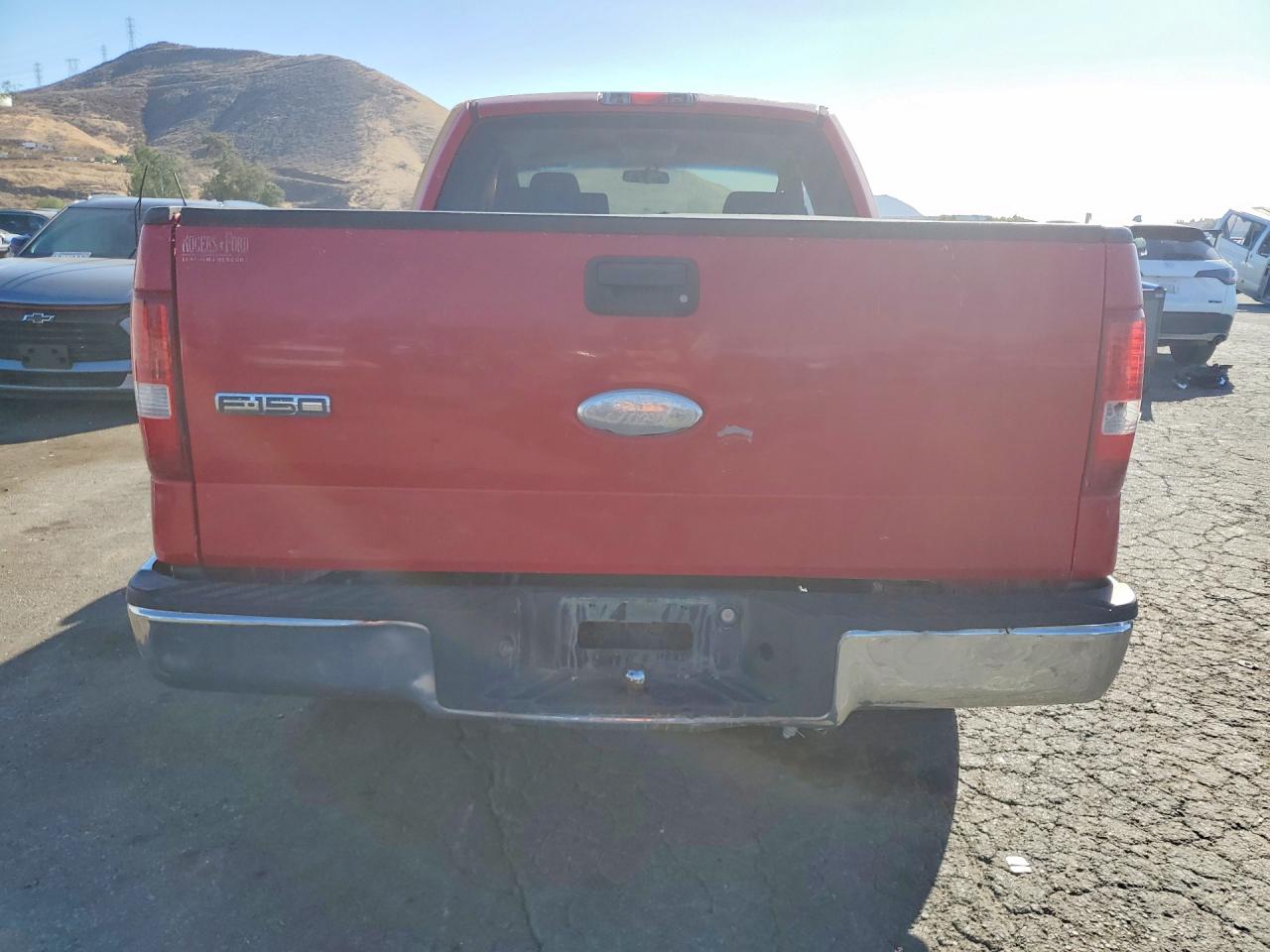 2006 Ford F150 Red vin: 1FTRX12W56NB16574