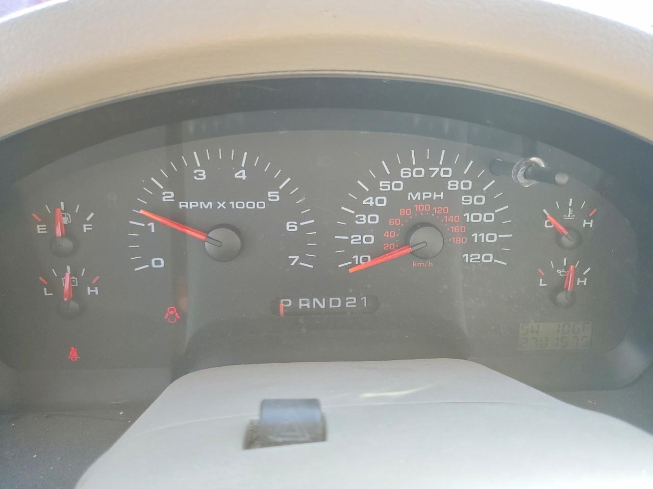 2006 Ford F150 Red vin: 1FTRX12W56NB16574