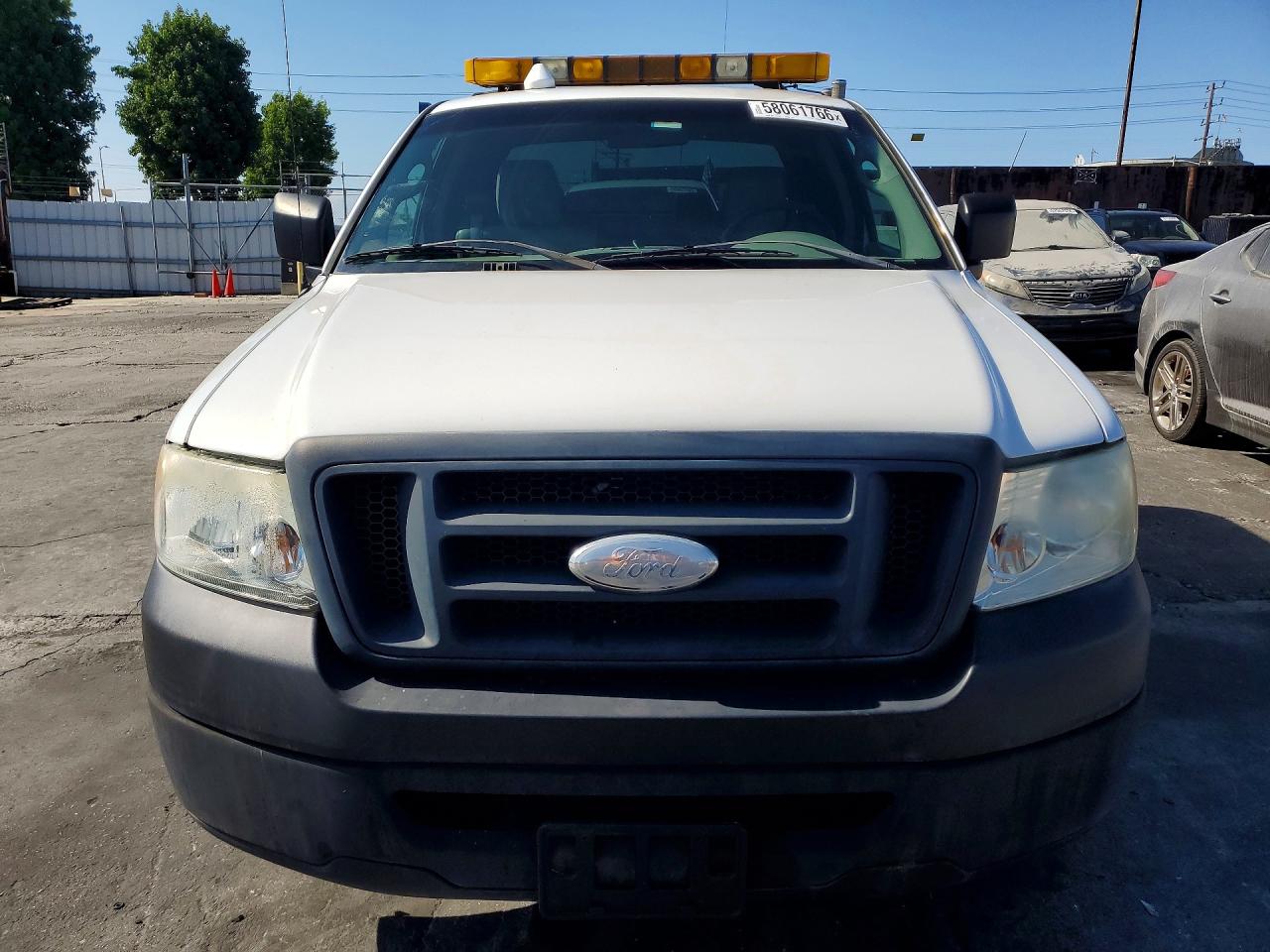 2007 Ford F150 White vin: 1FTRX12W57FB33354