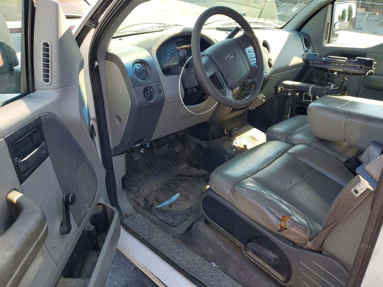 2007 Ford F150 White vin: 1FTRX12W57FB33354