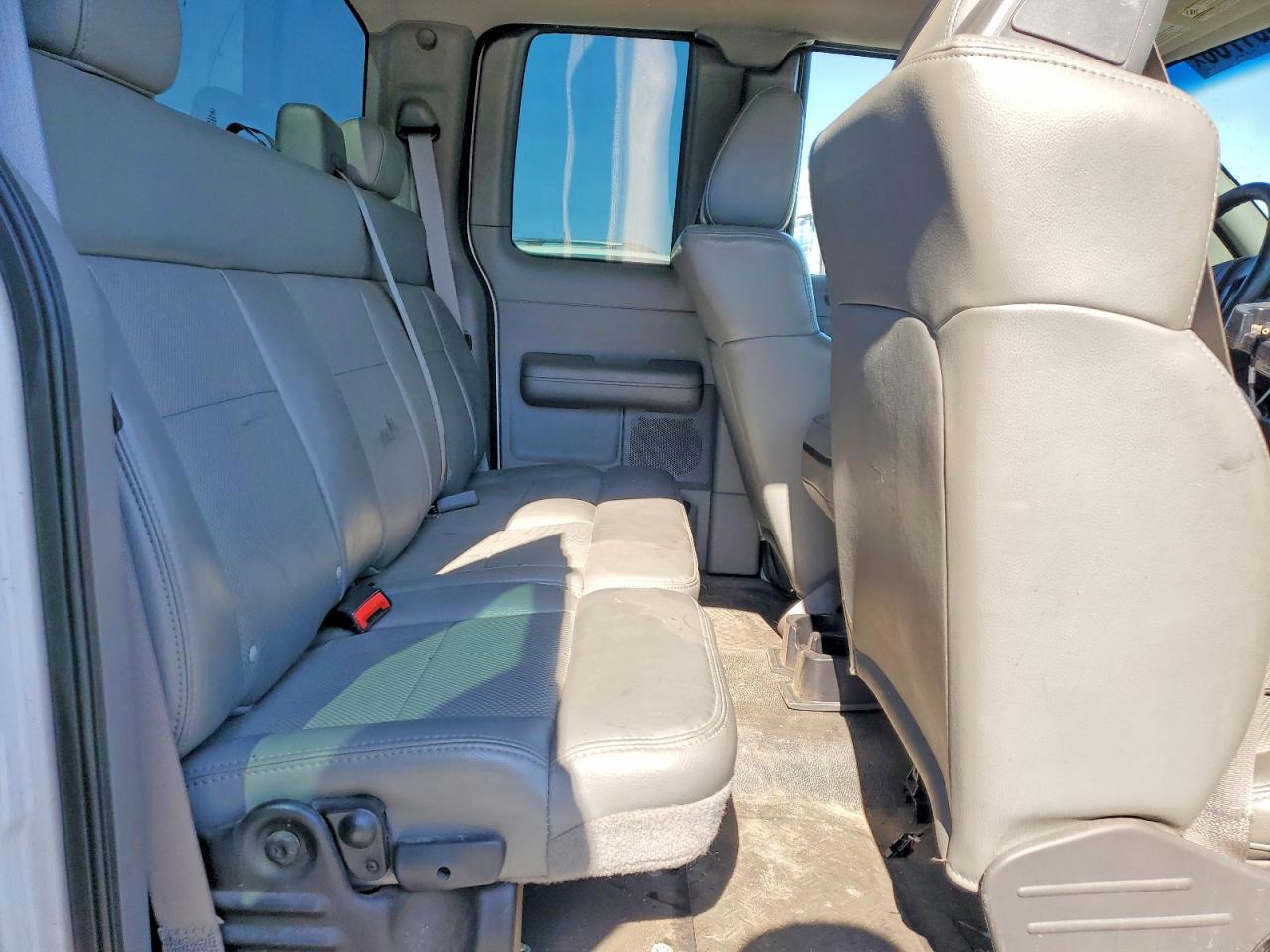 2007 Ford F150 White vin: 1FTRX12W57FB33354