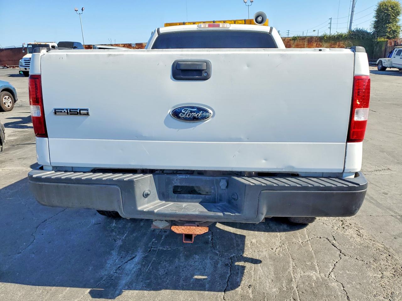 2007 Ford F150 White vin: 1FTRX12W57FB33354