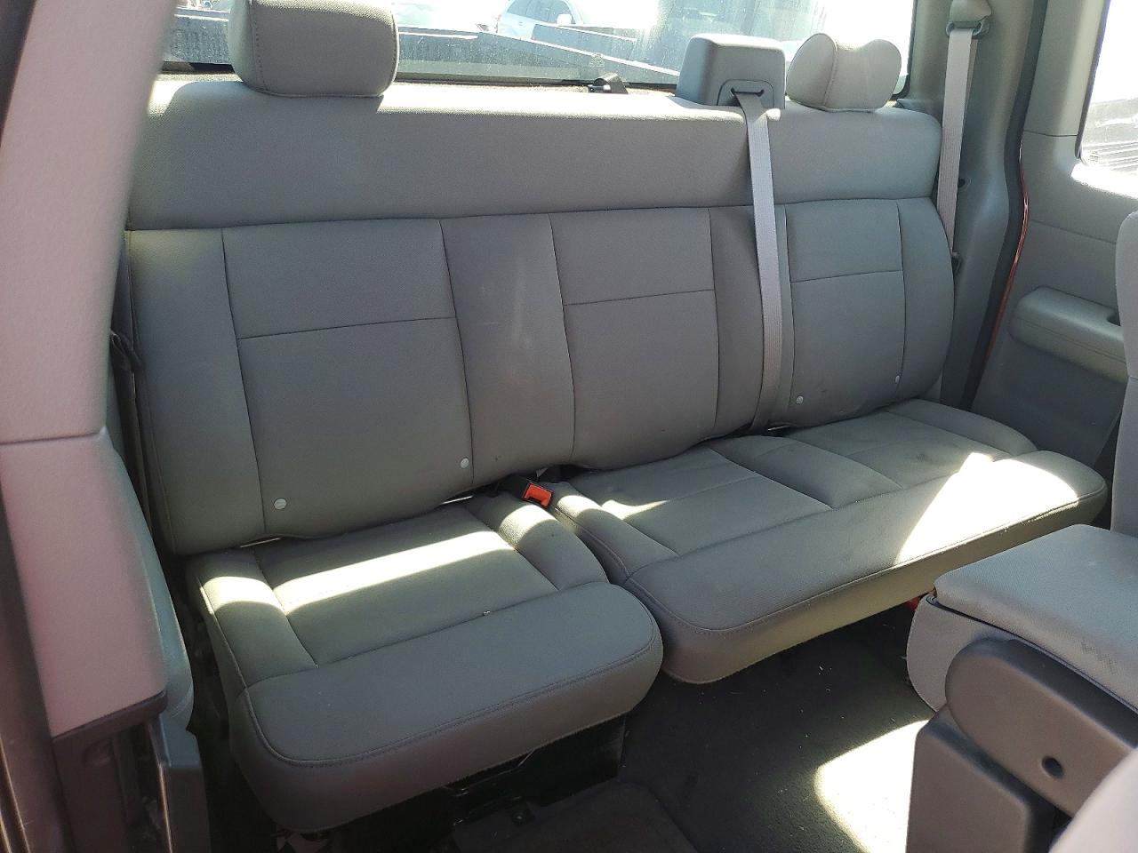 2005 Ford F150 Red vin: 1FTRX12W65FA95341