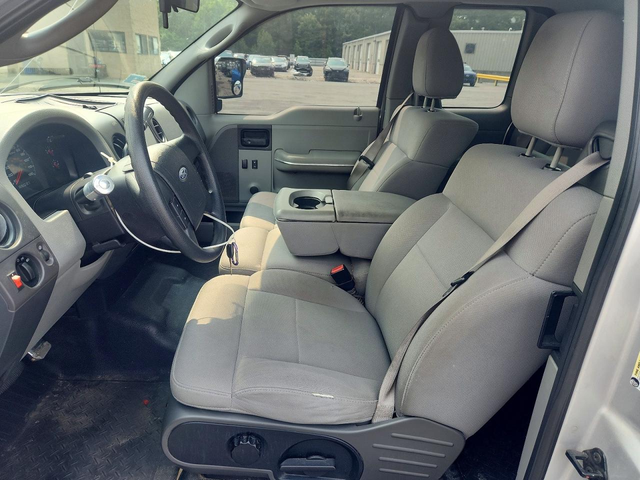 2006 Ford F150 Xlt Silver vin: 1FTRX12W66NA30187
