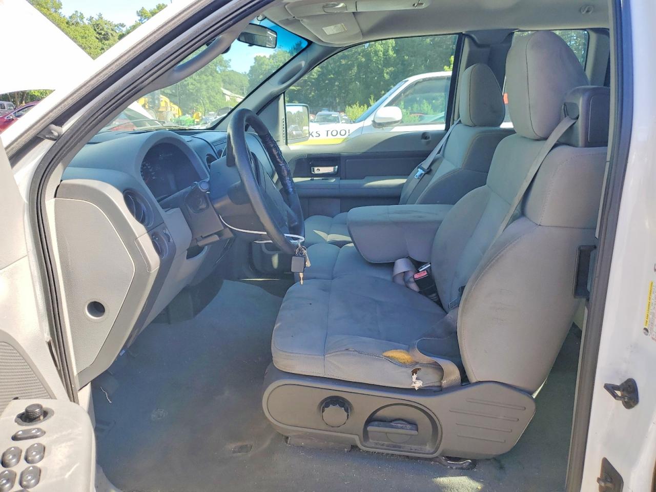 2007 Ford F150 White vin: 1FTRX12W67FA95391
