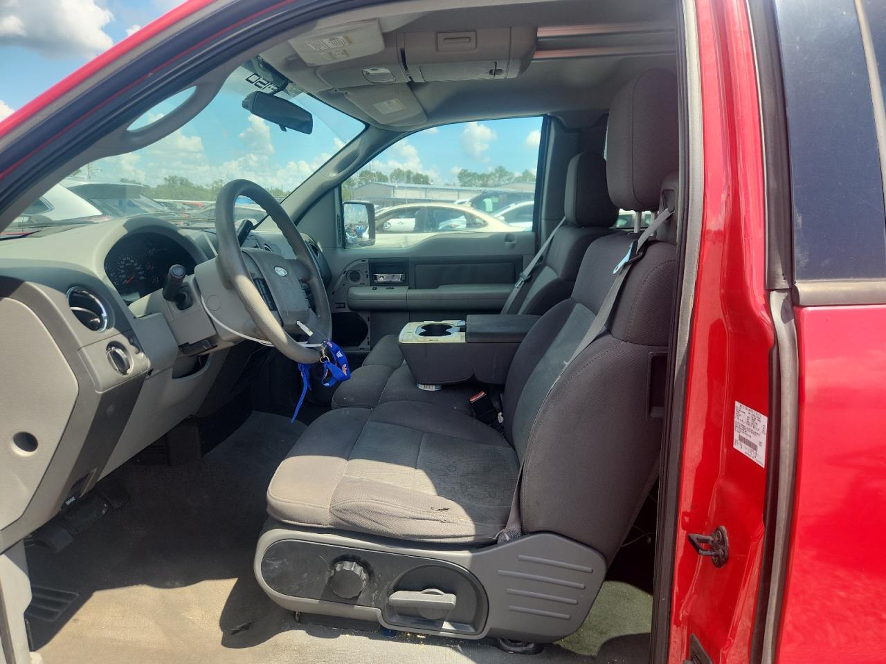 2004 Ford F150 Red vin: 1FTRX12W74NA72798